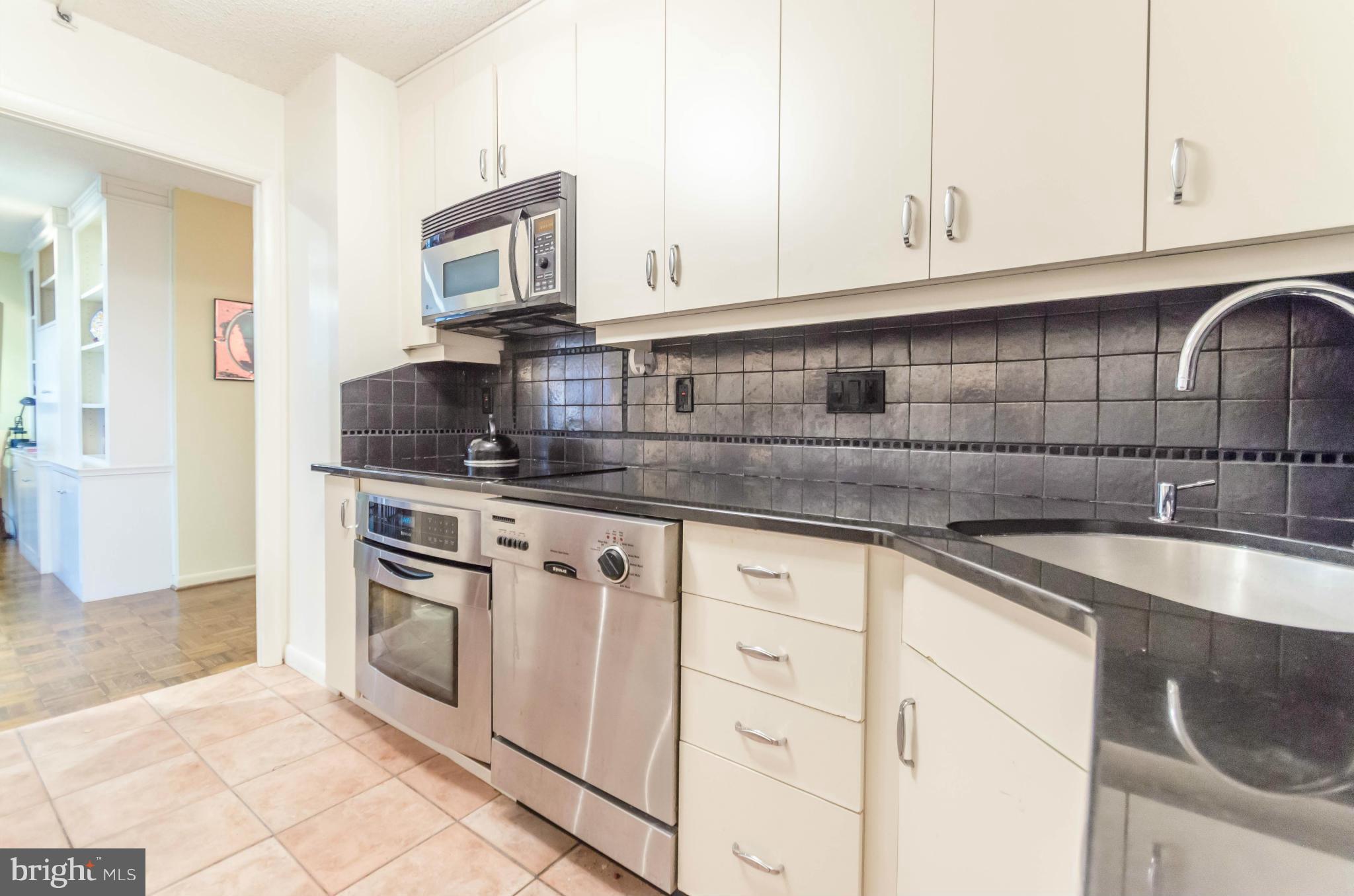 HARPER HOUSE CONDOMINIUMS - Residential