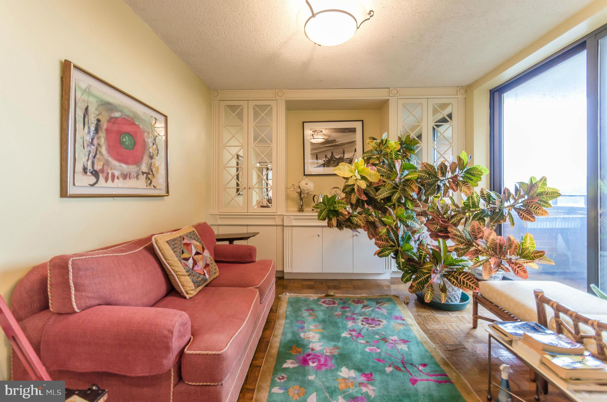 HARPER HOUSE CONDOMINIUMS - Residential