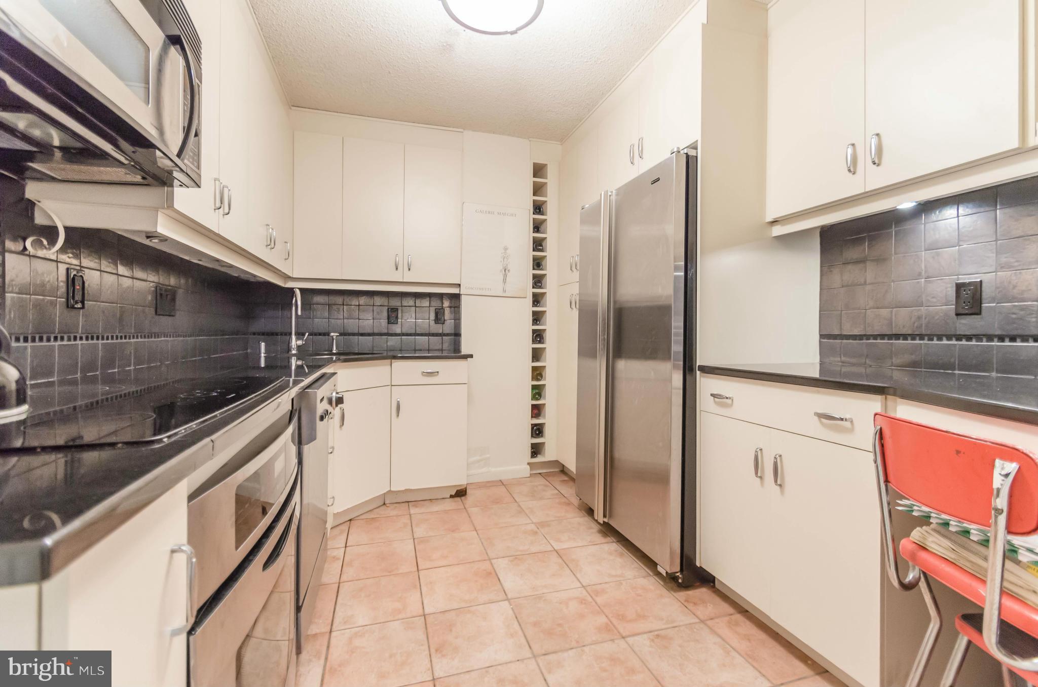 HARPER HOUSE CONDOMINIUMS - Residential