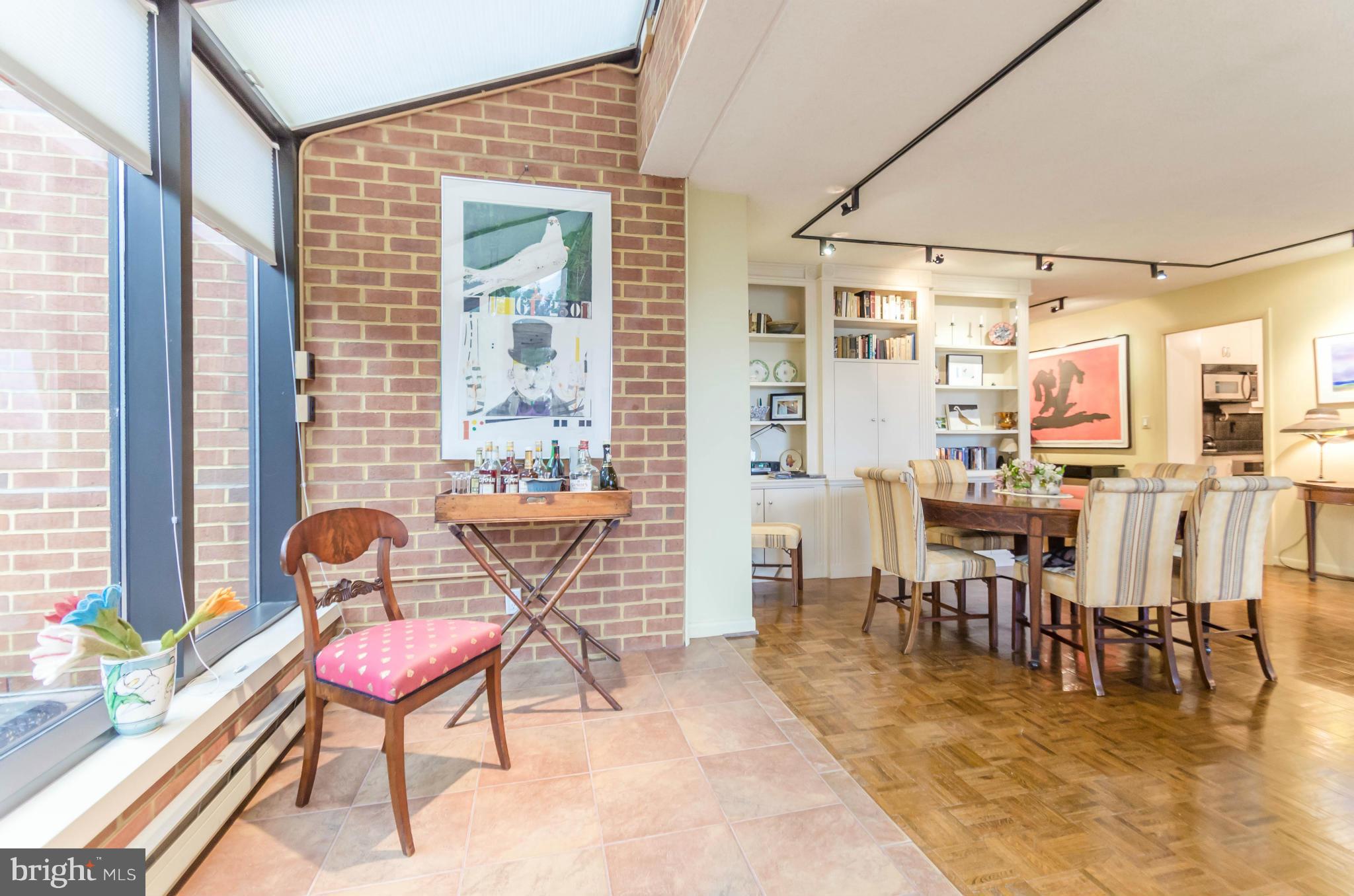 HARPER HOUSE CONDOMINIUMS - Residential