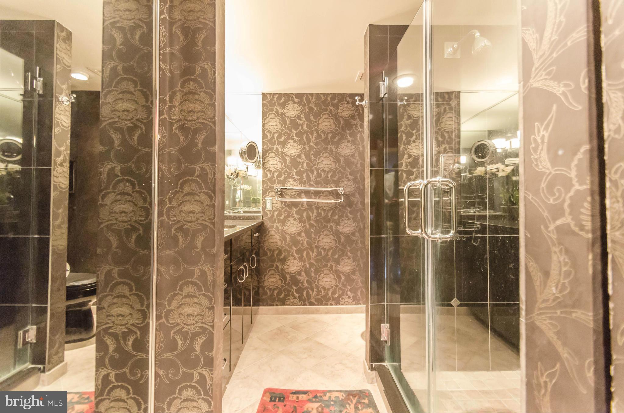 HARPER HOUSE CONDOMINIUMS - Residential