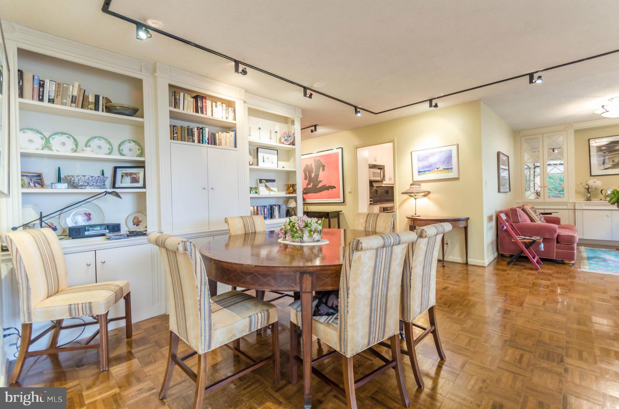 HARPER HOUSE CONDOMINIUMS - Residential