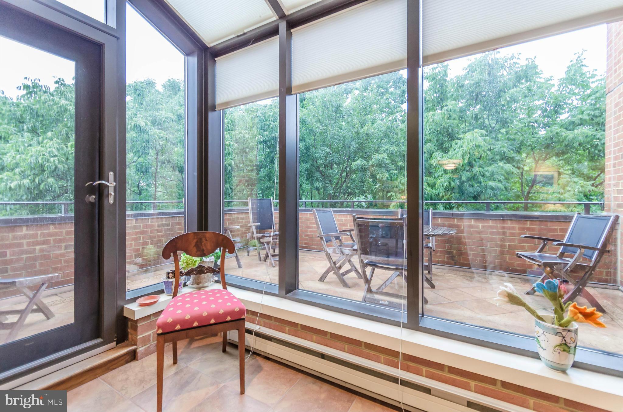 HARPER HOUSE CONDOMINIUMS - Residential