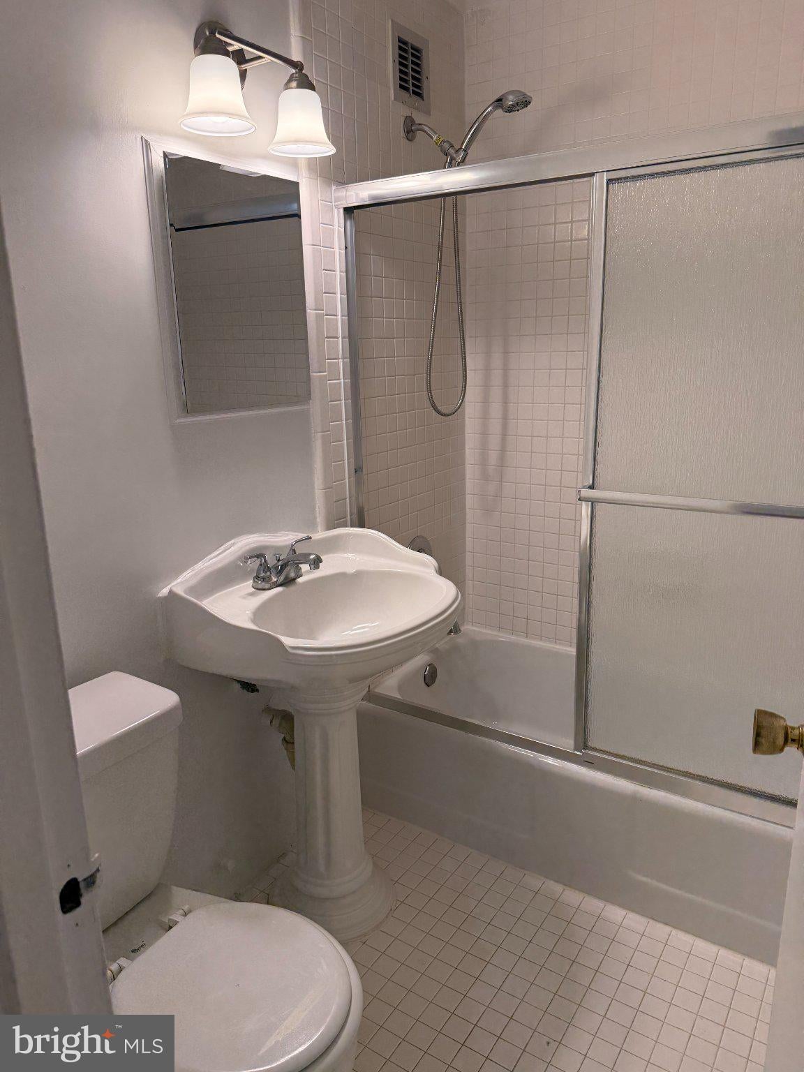 1021 ARLINGTON BOULEVARD 512