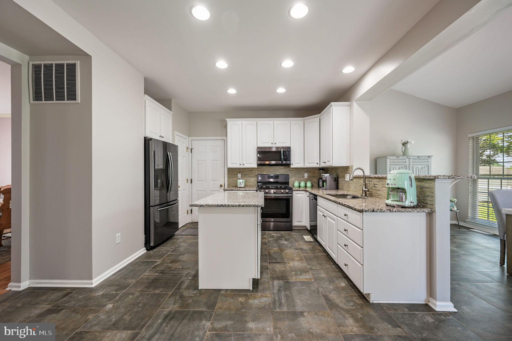 16 E SHAKESPEARE DRIVE