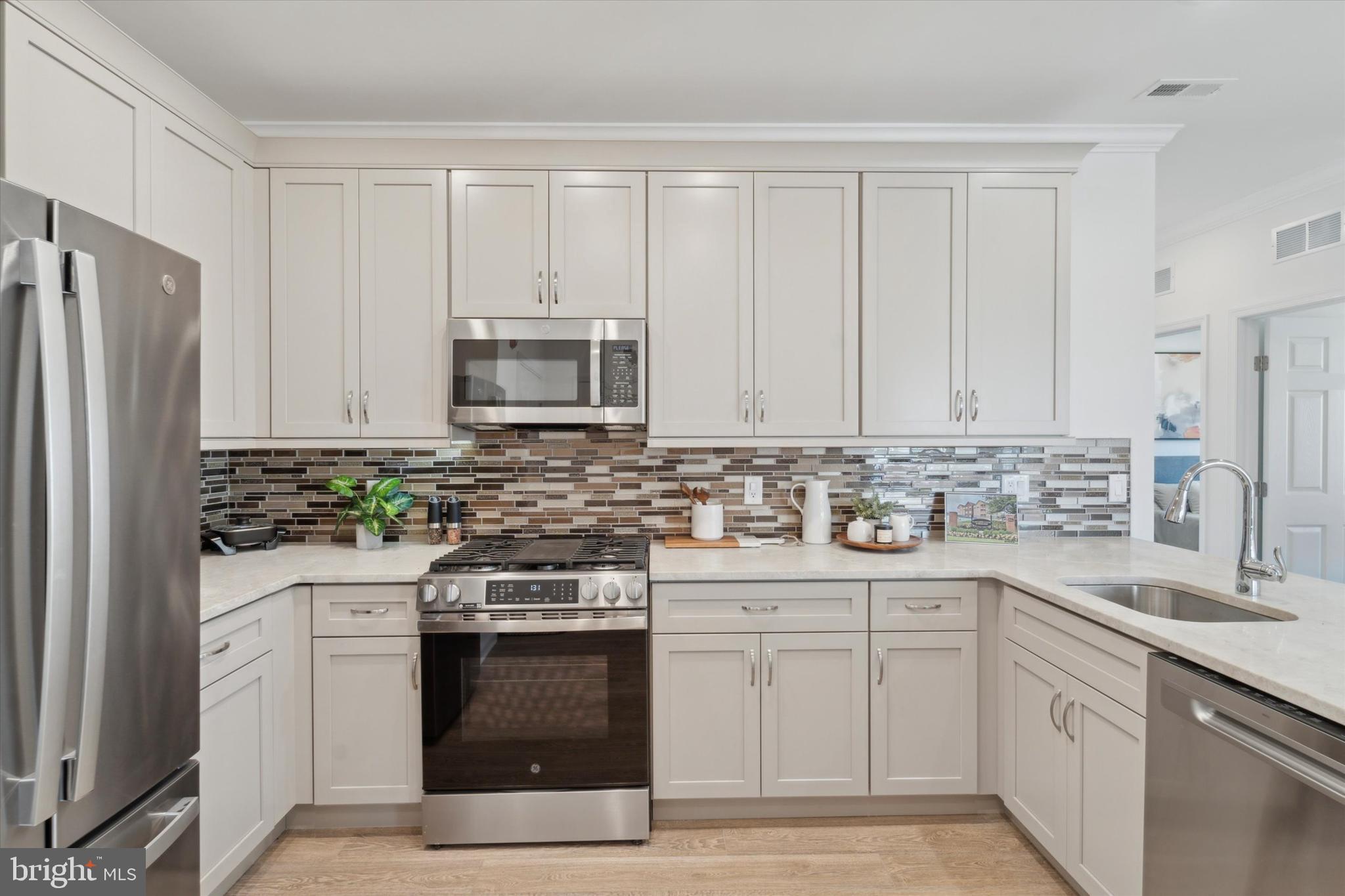 16352 RIVER VIEW COURT