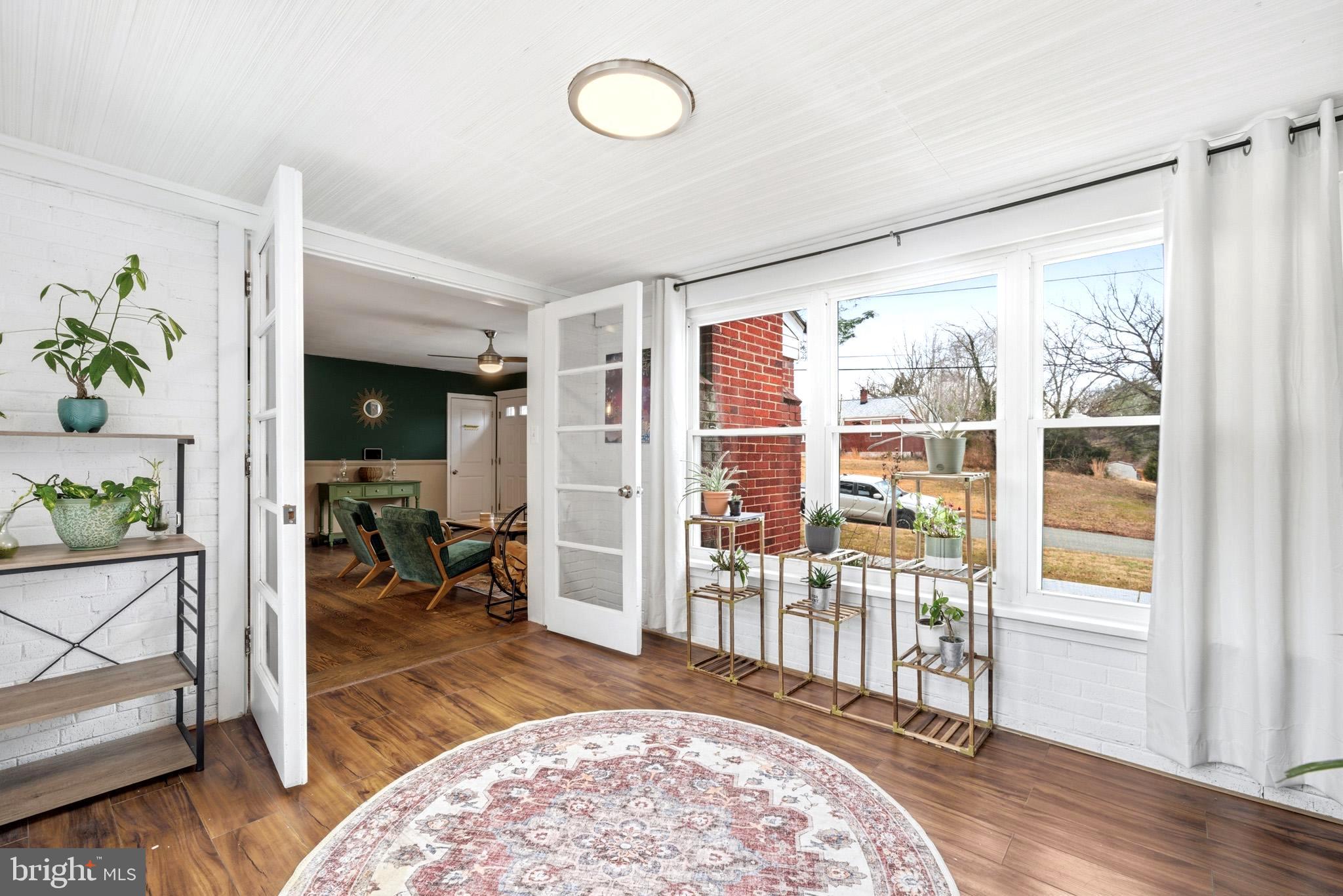 3270 GREEN MEADOWS DRIVE