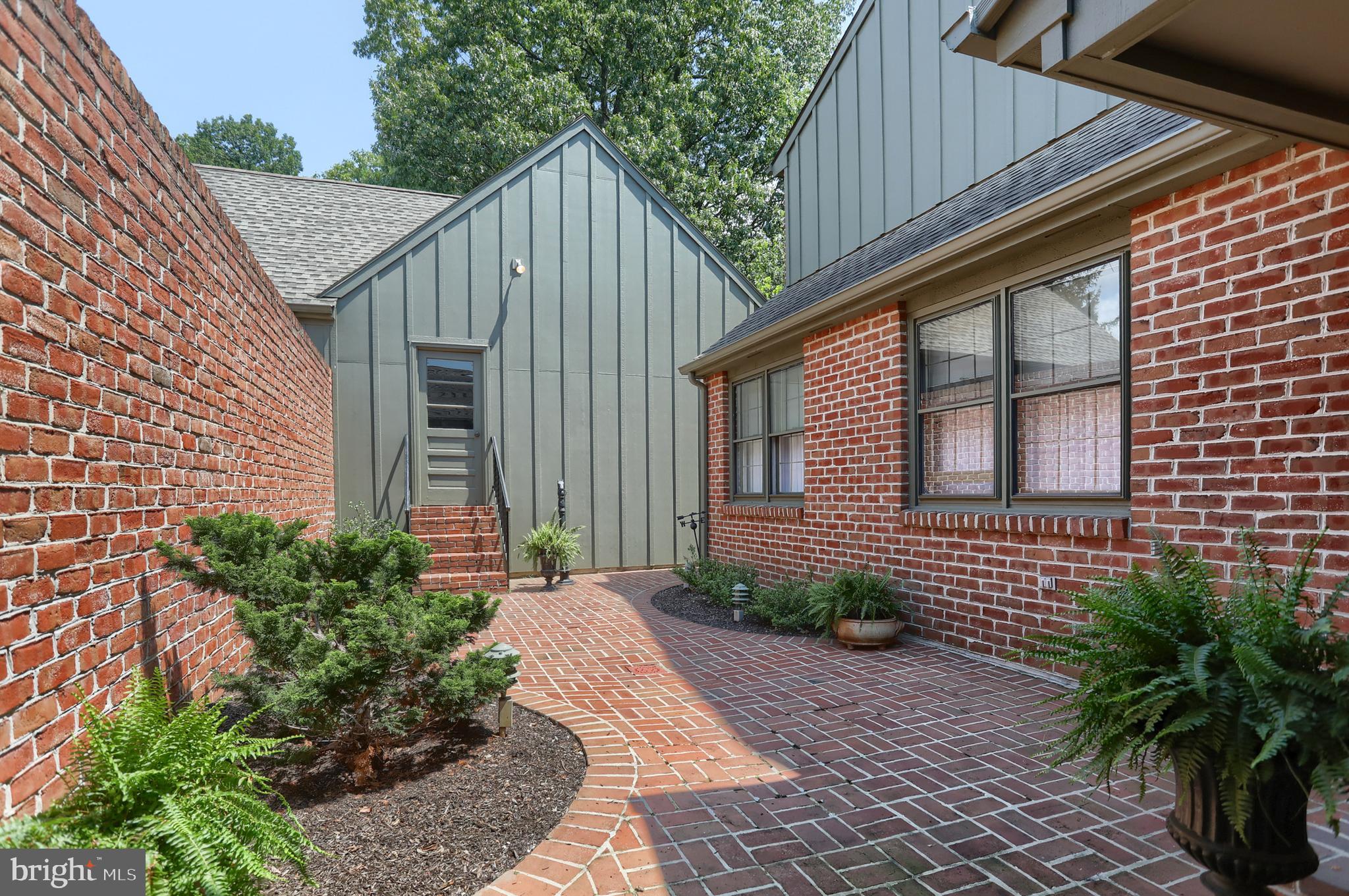 1203 GALWAY COURT