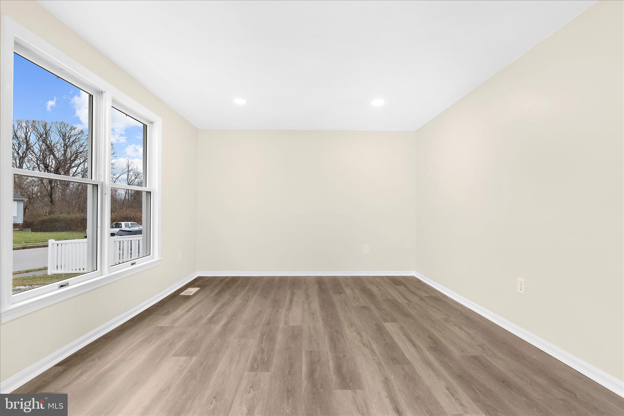 GOLDEN ACRES - Residential