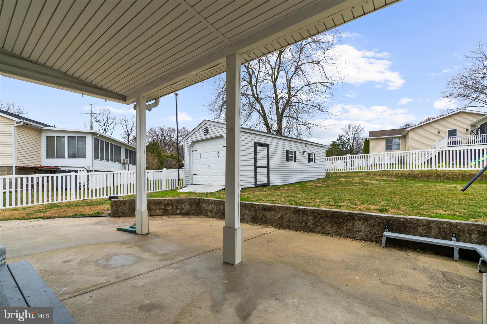 GOLDEN ACRES - Residential