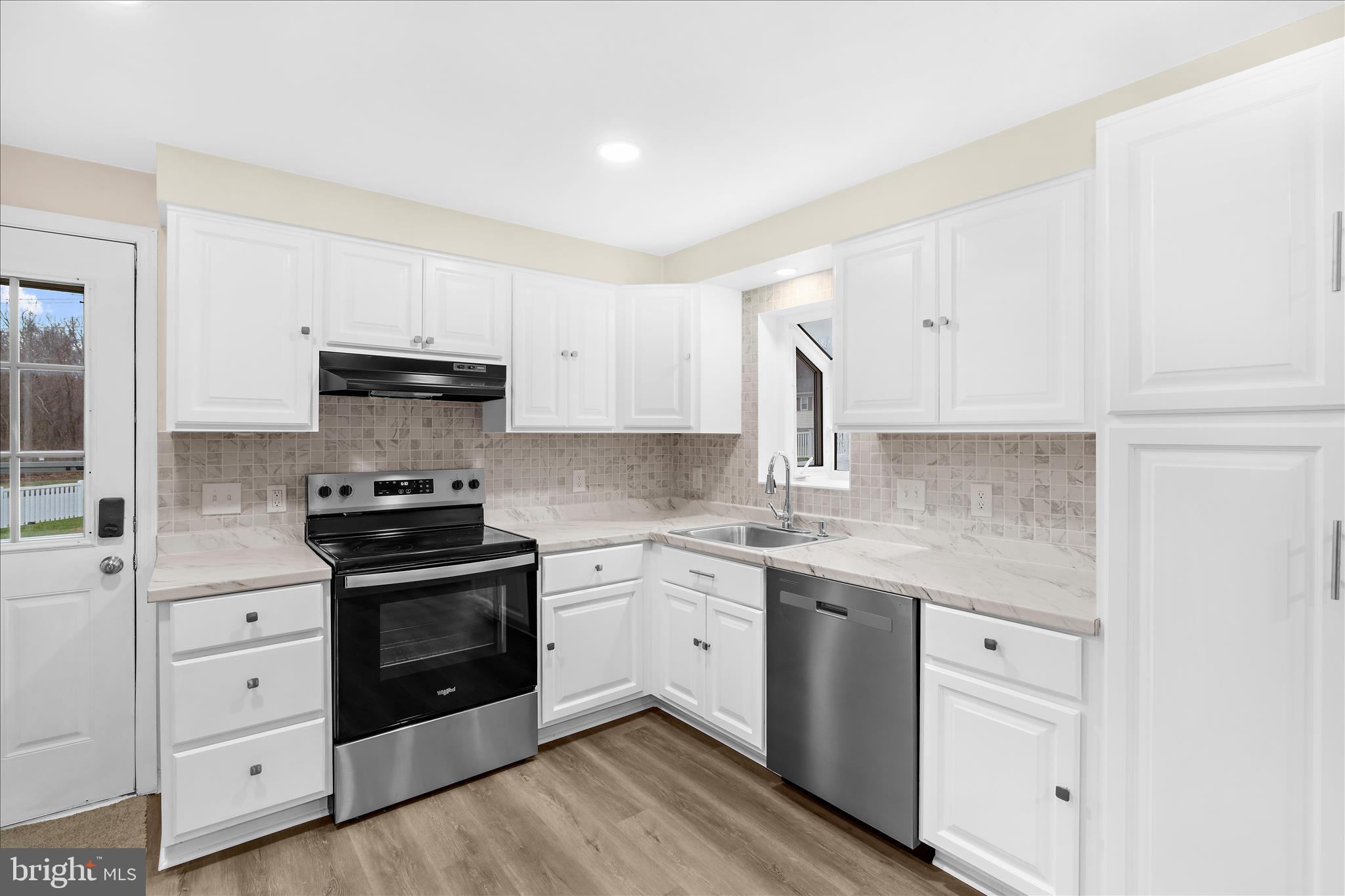 GOLDEN ACRES - Residential