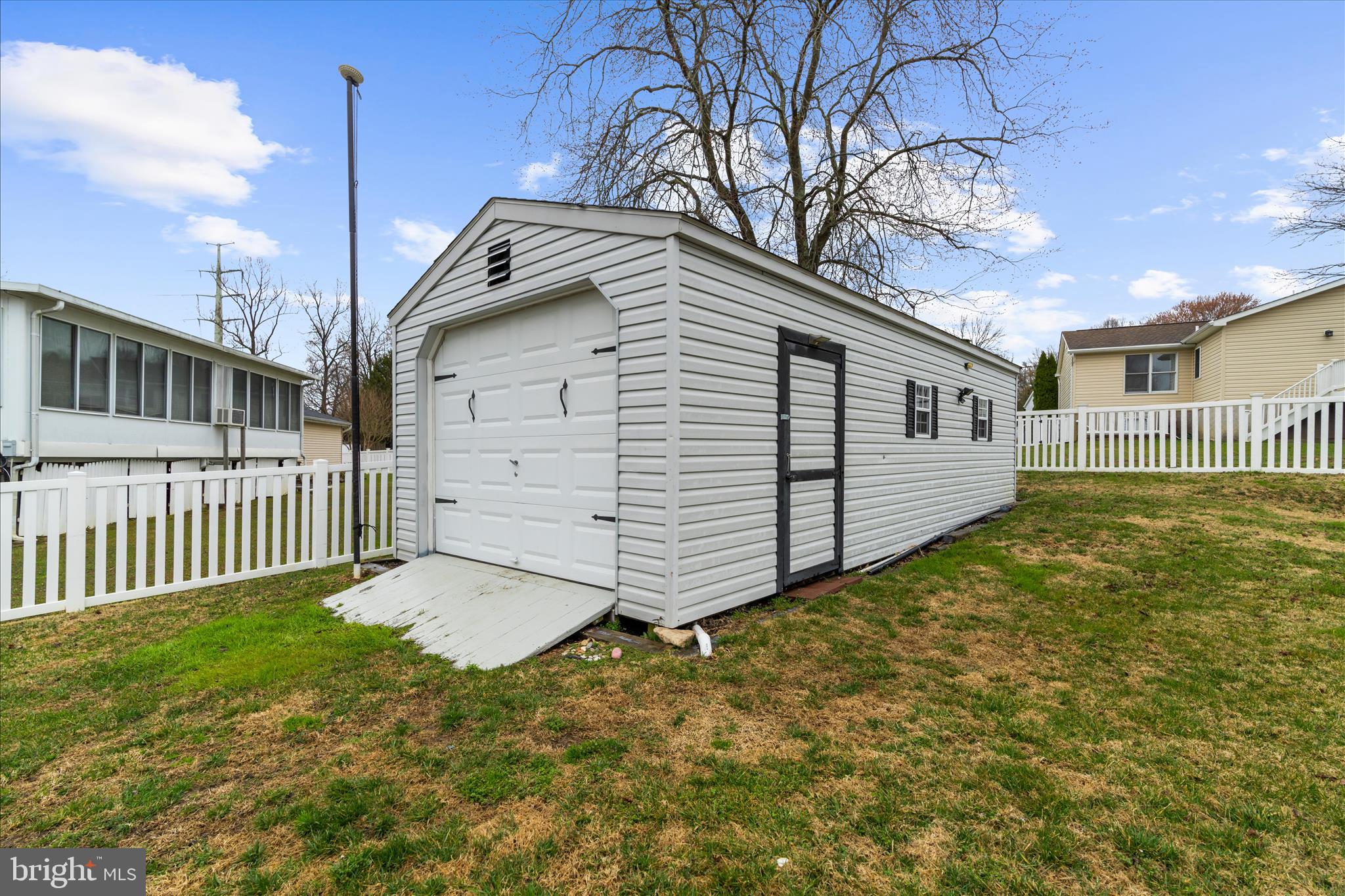 GOLDEN ACRES - Residential