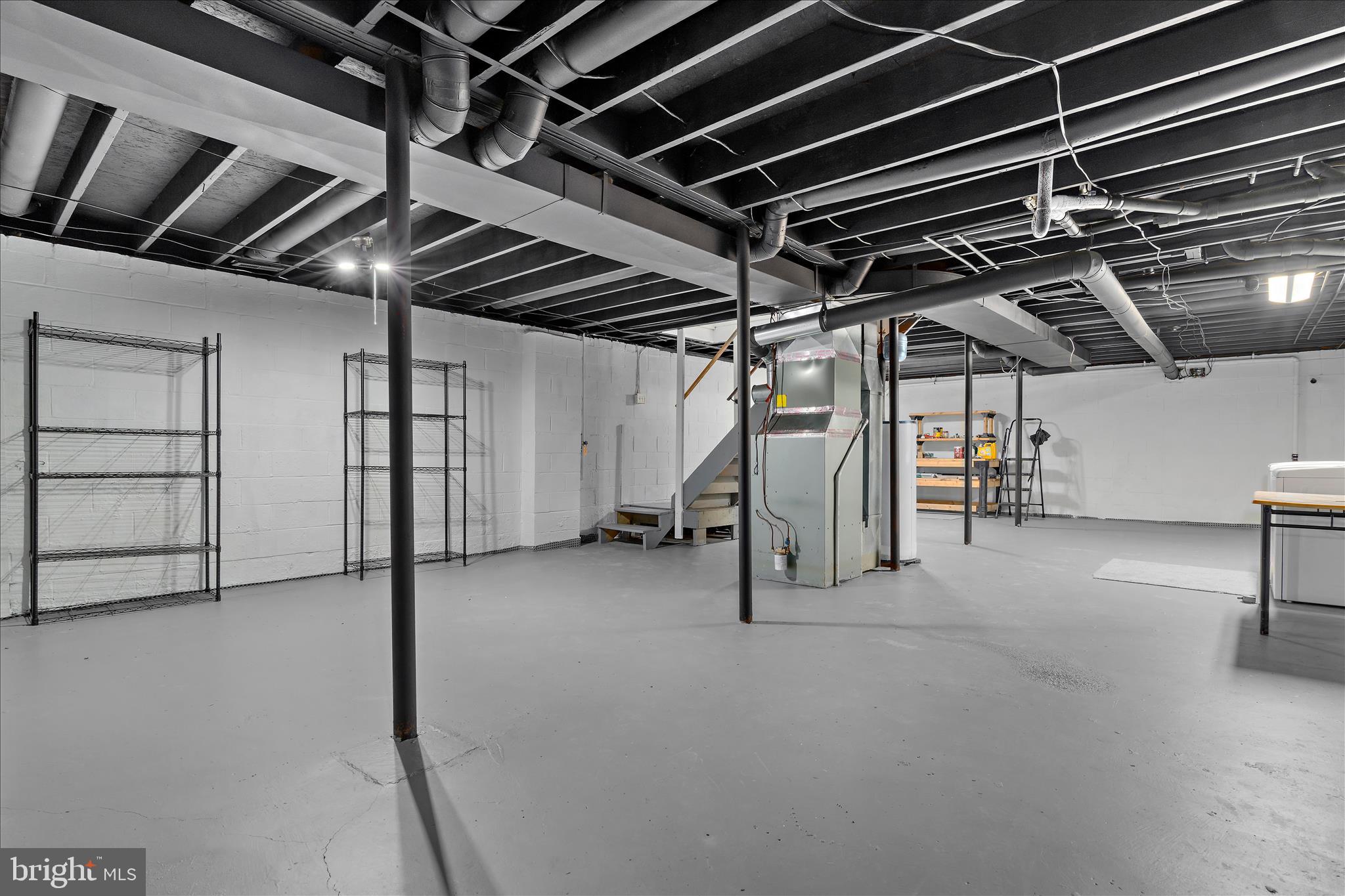 GOLDEN ACRES - Residential