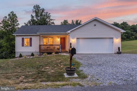 Homes For Sale - 86 Hampshire House Drive<br/> YELLOW SPRING, WV 26865