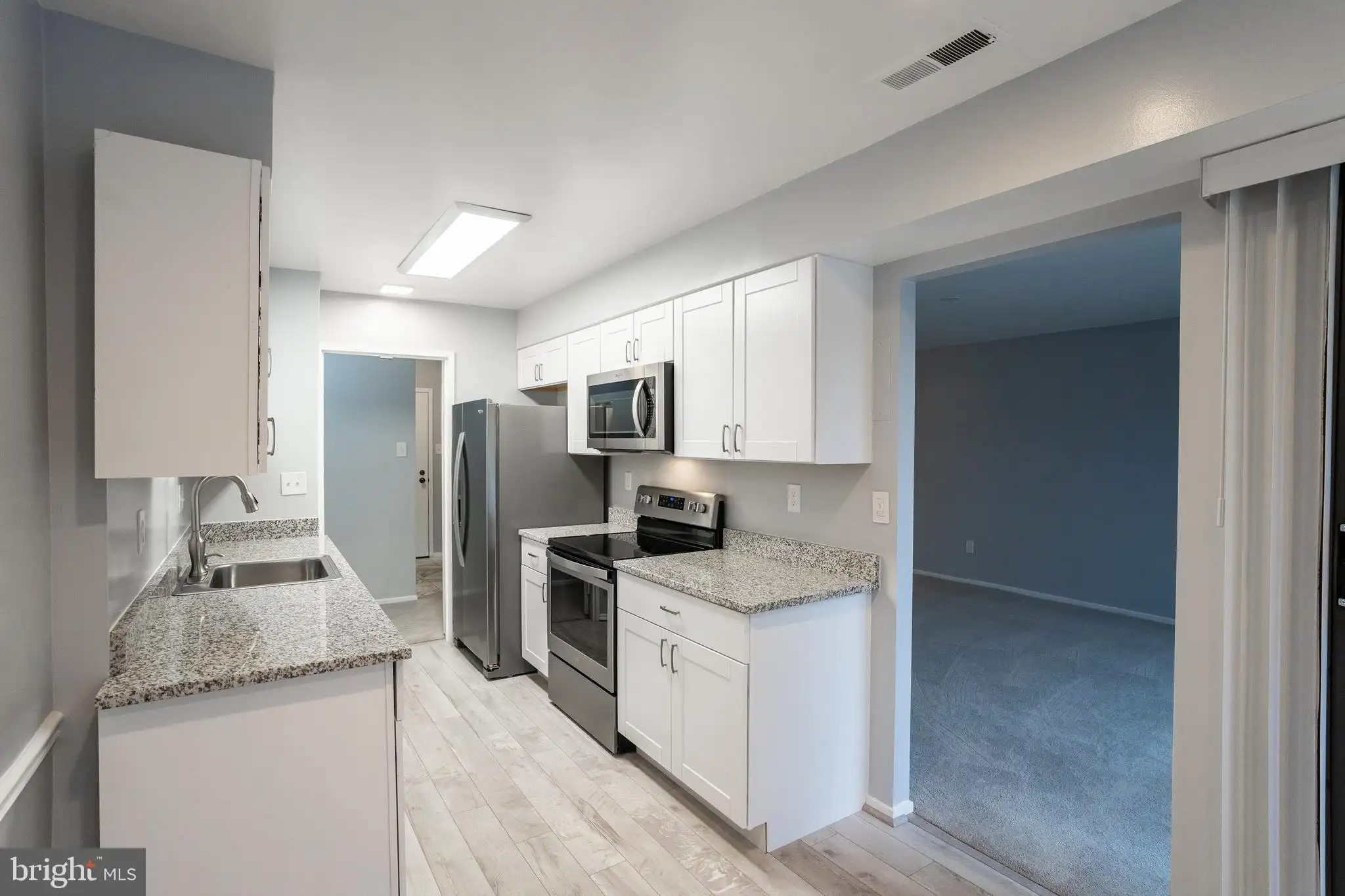 2817 Jermantown Road Unit 212, Oakton, VA 22124