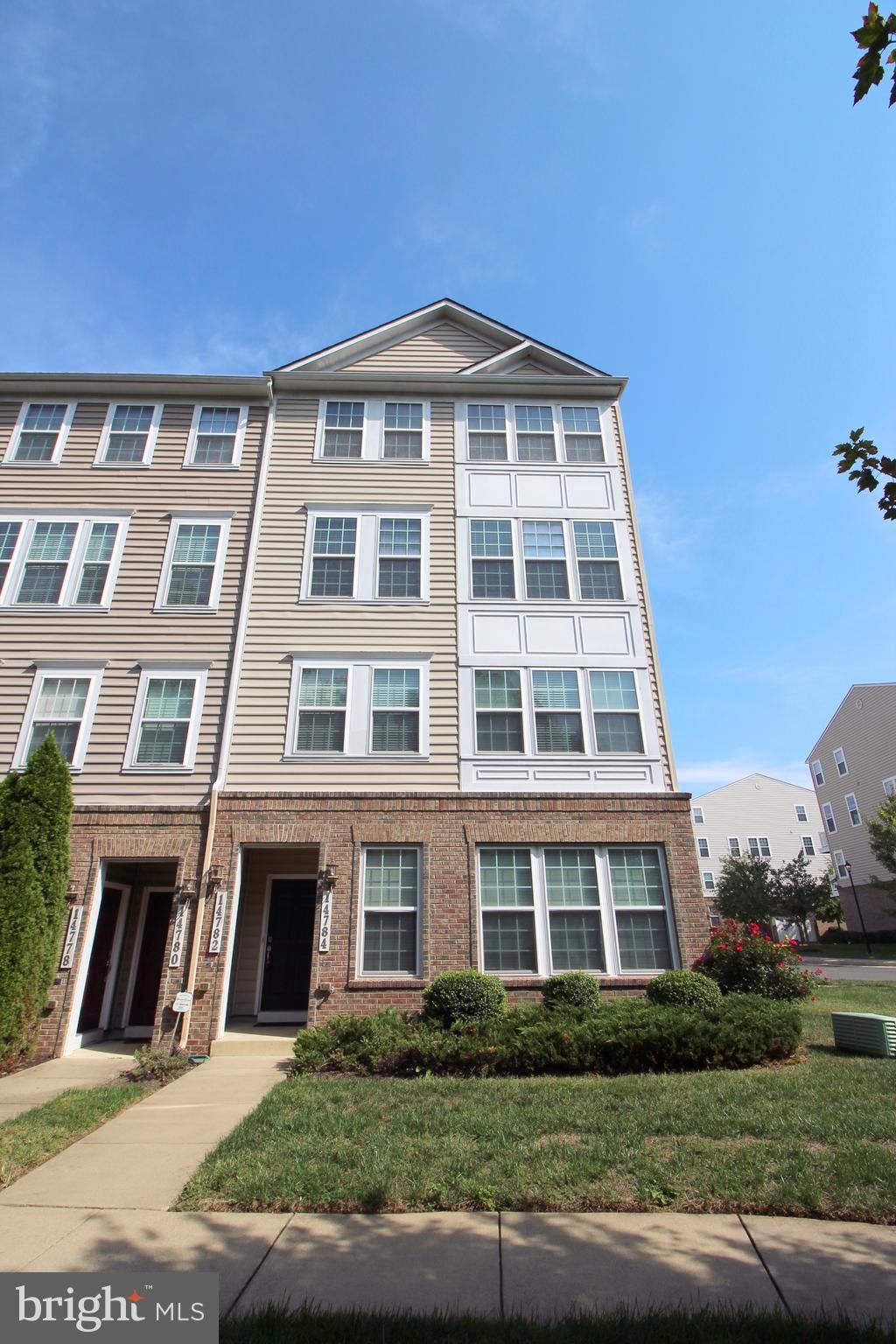 Photo of 14782 Mason Creek Circle, WOODBRIDGE, VA 22191 (MLS # VAPW2104548)