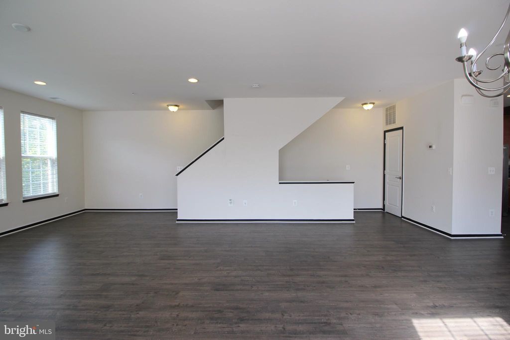 Photo of 14782 Mason Creek Circle, WOODBRIDGE, VA 22191 (MLS # VAPW2104548)