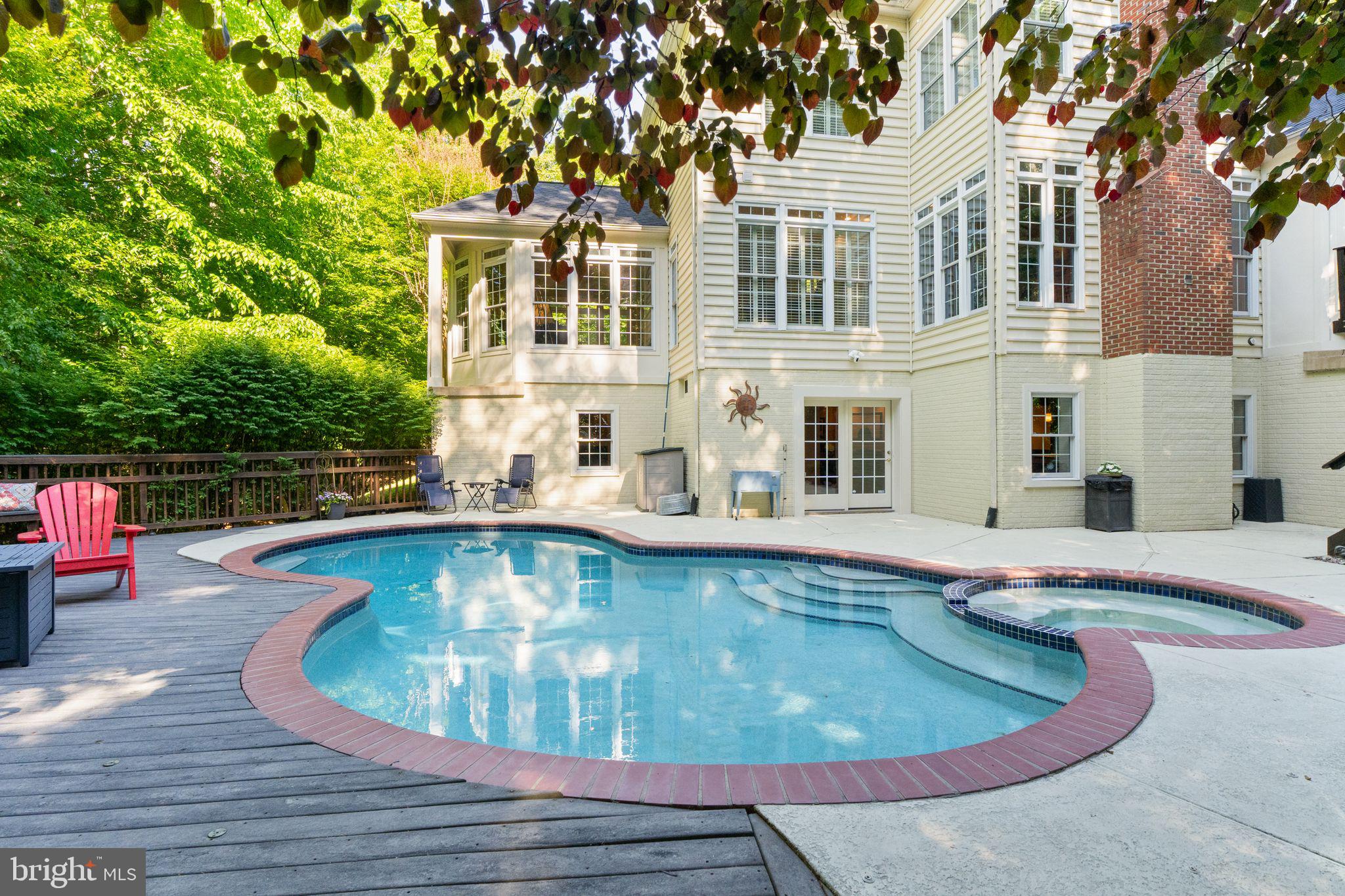 ESTATES AT ROSELAND - Residential