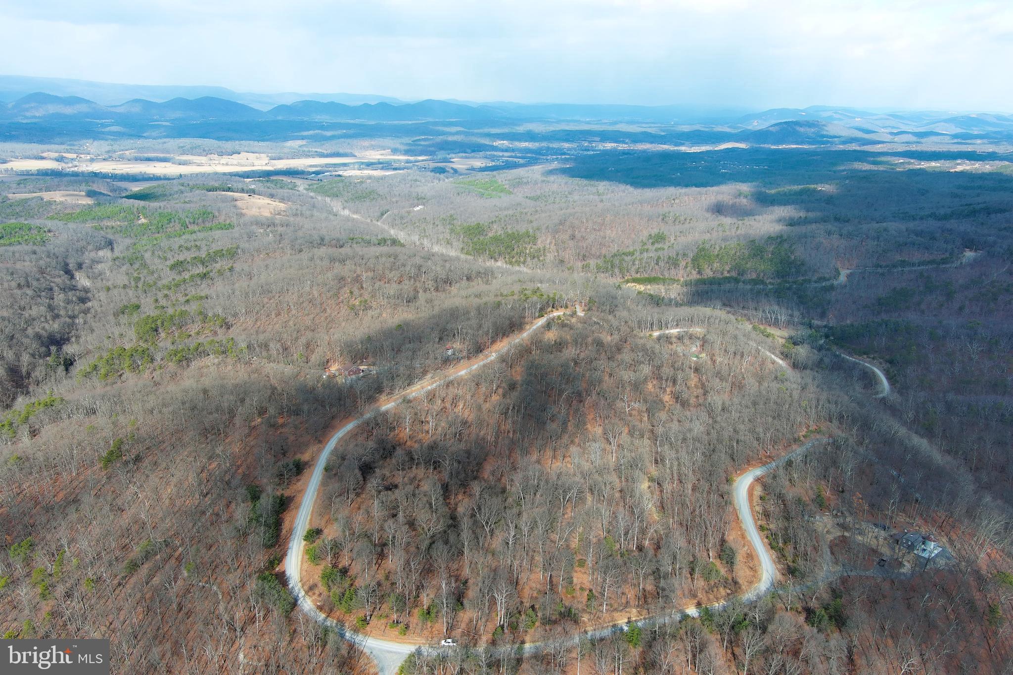 BLUFFS ON THE POTOMAC - Land