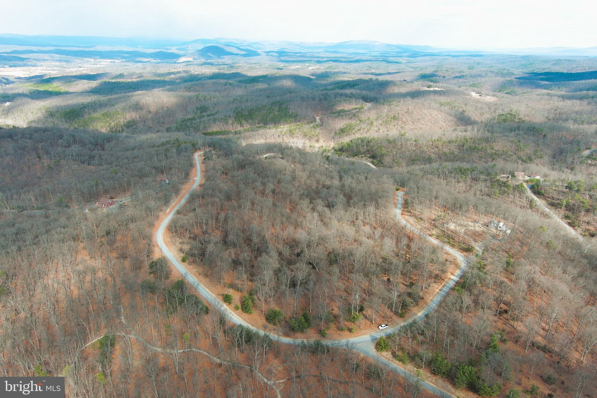 BLUFFS ON THE POTOMAC - Land