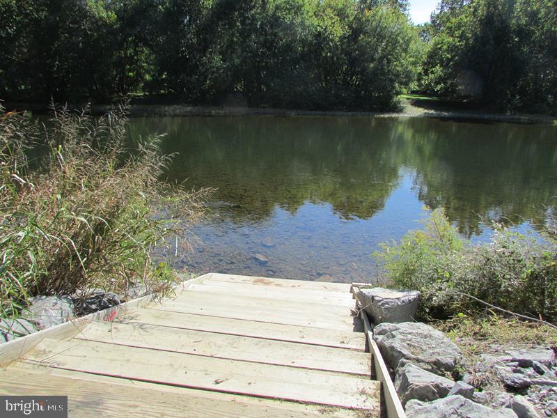 BLUFFS ON THE POTOMAC - Land