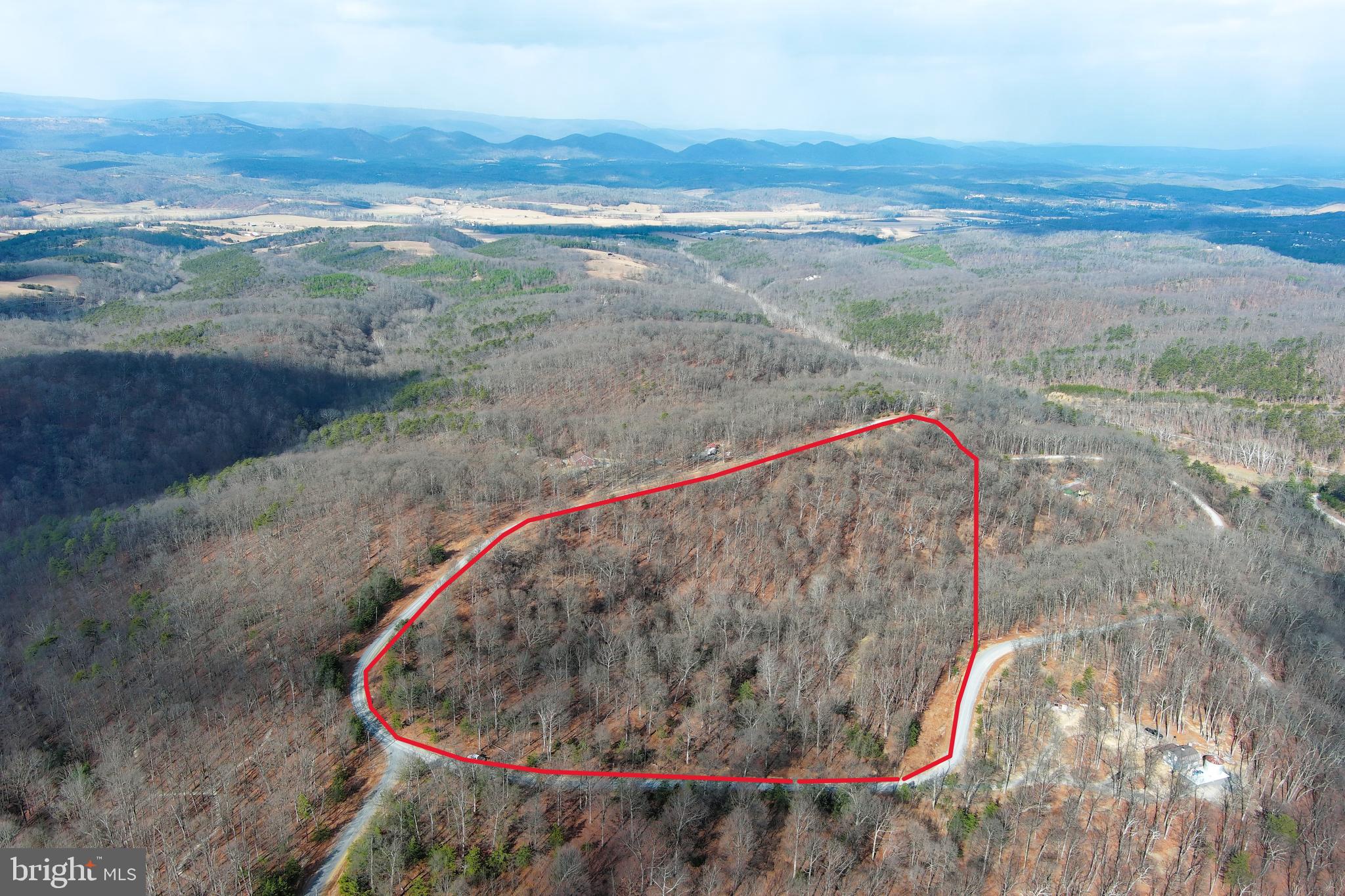 BLUFFS ON THE POTOMAC - Land