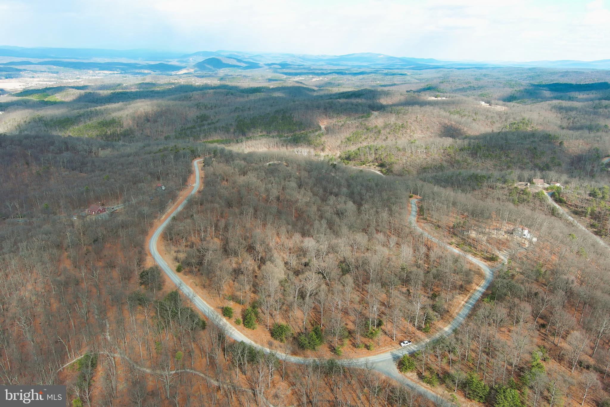 BLUFFS ON THE POTOMAC - Land