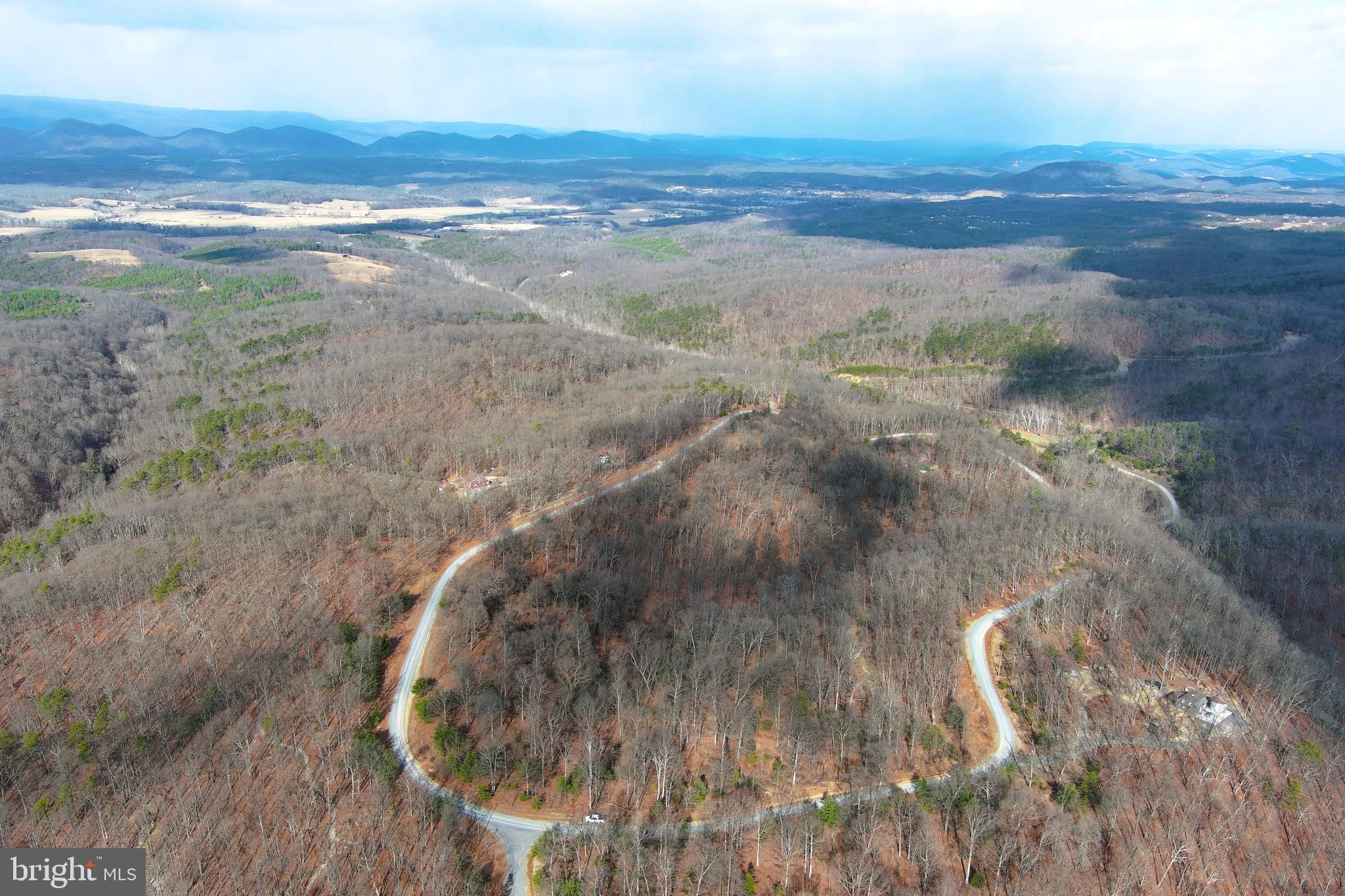 BLUFFS ON THE POTOMAC - Land