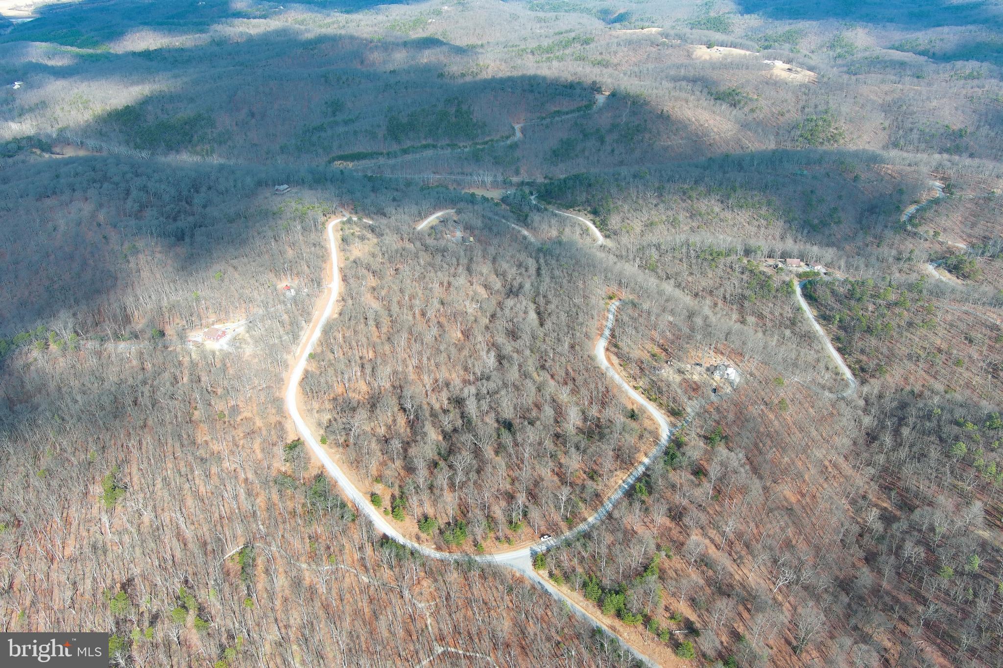 BLUFFS ON THE POTOMAC - Land