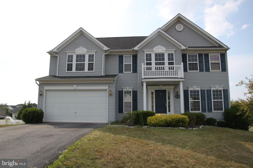 QUITE LARGE 4123SF HOME IN DESIRABLE STONEBRIDGE SUBDIVISION GOLF COMMUNITY WITH AN OUTSIDE COMMUNITY POOL, HOME WAS A RENTAL FOR 12 YEARS FOR ONE COUPLE, IT NEEDS NEW CARPETING/FLOORING AND THE INTERIOR PAINTED SO IT'S PRICED ACCORDINGLY, IT HAS NATURAL GAS HEAT AND HEAT PUMPS, OPEN FLOOR PLAN AND THE SUNROOM OFF THE KITCHEN MAKES THE HOME BRIGHT AND AIRY, THE KITCHEN HAS AN ISLAND AND 42" CABINETS AND A GAS STOVE, THIS LEVEL HAS 9' CEILINGS,  THE FAMILY ROOM ON THE MAIN LEVEL IS LARGE AND HAS A GAS FIREPLACE, IT HAS A FORMAL DINING ROOM  AND A FORMAL LIVING ROOM , THE LAUNDRY IS OFF THE KITCHEN , THE UPPER LEVEL CONTAINS THE PRIMARY BEDROOM WHICH IS 18 X 17 WITH A VAULTED CEILING AND A LARGE WALK-IN CLOSET AND AN ATTACHED PRIMARY BATHROOM WITH DOUBLE SINKS  AND A CORNER TUB AND SEPARATE SHOWER, ADDITIONALLY ON THE UPPER LEVEL ARE (3) ADDITIONAL BEDROOMS AND A 2ND HALL BATHROOM, THE LOWER LEVEL IS A WALKOUT BASEMENT WITH A GREAT MEDIA/THEATRE ROOM, IT ALSO CONTAINS A 3RD FULL BATHROOM AND  SEVERAL OTHER ROOMS THAT CAN BE USED FOR A DEN, EXERCISE ROOM, GREAT ROOM-JUST USE YOUR IMAGINATION.  THE LOCATION IS MIDWAY BETWEEN MARTINSBURG AND CHARLES TOWN AND SHEPHERDSTOWN WITH THE MARC TRAIN NEARBY.