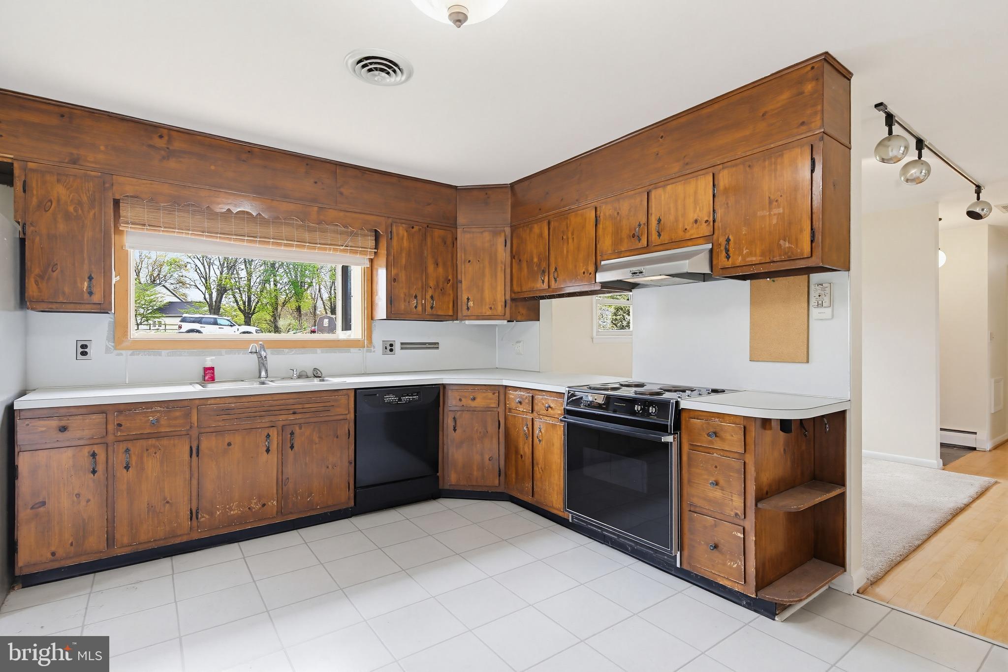 WESTMINSTER ELECTION DISTRICT - Residential