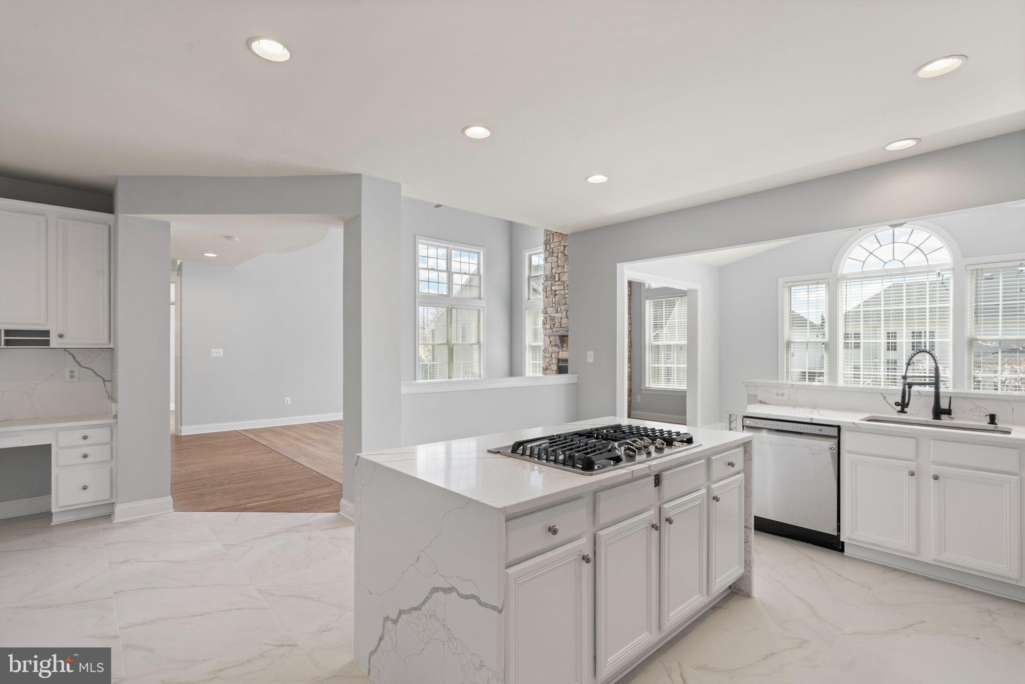 LANSDOWNE ON THE POTOMAC - Residential