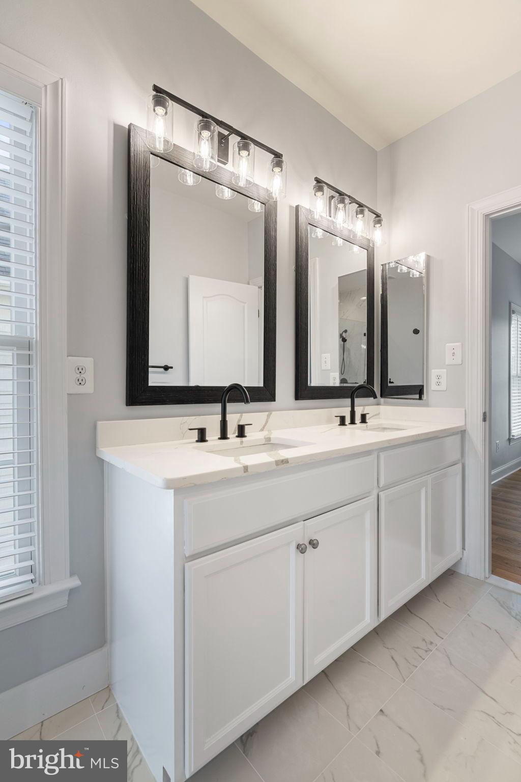 LANSDOWNE ON THE POTOMAC - Residential