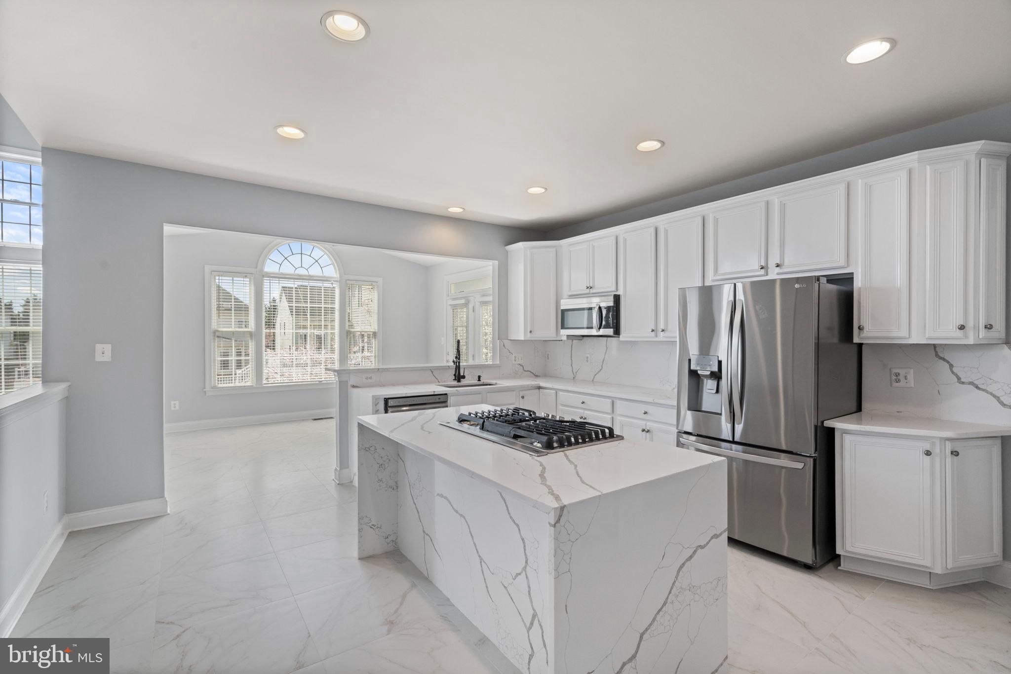 LANSDOWNE ON THE POTOMAC - Residential