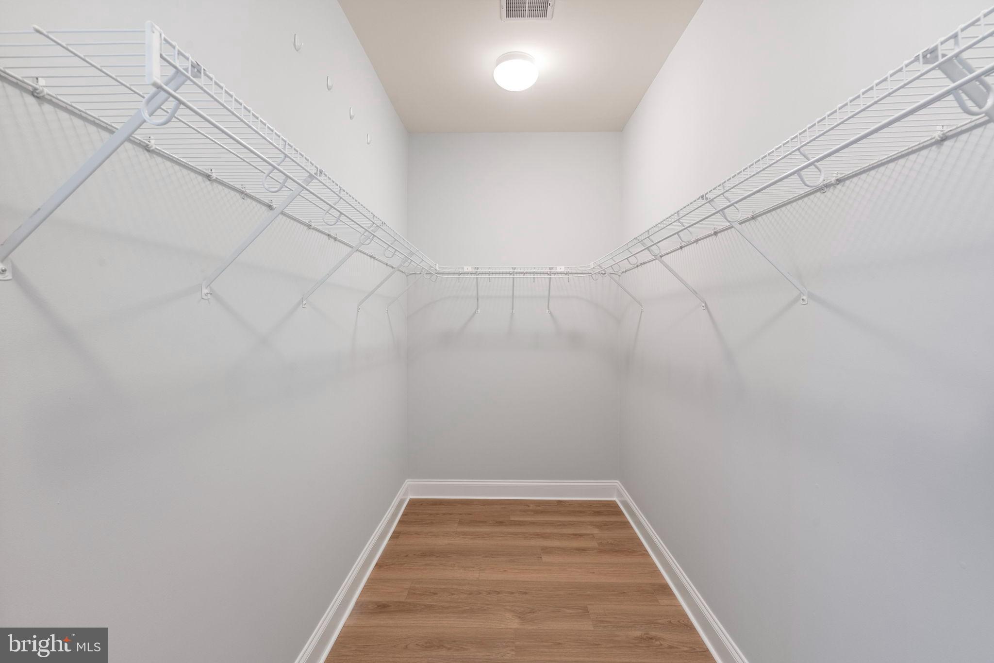 LANSDOWNE ON THE POTOMAC - Residential