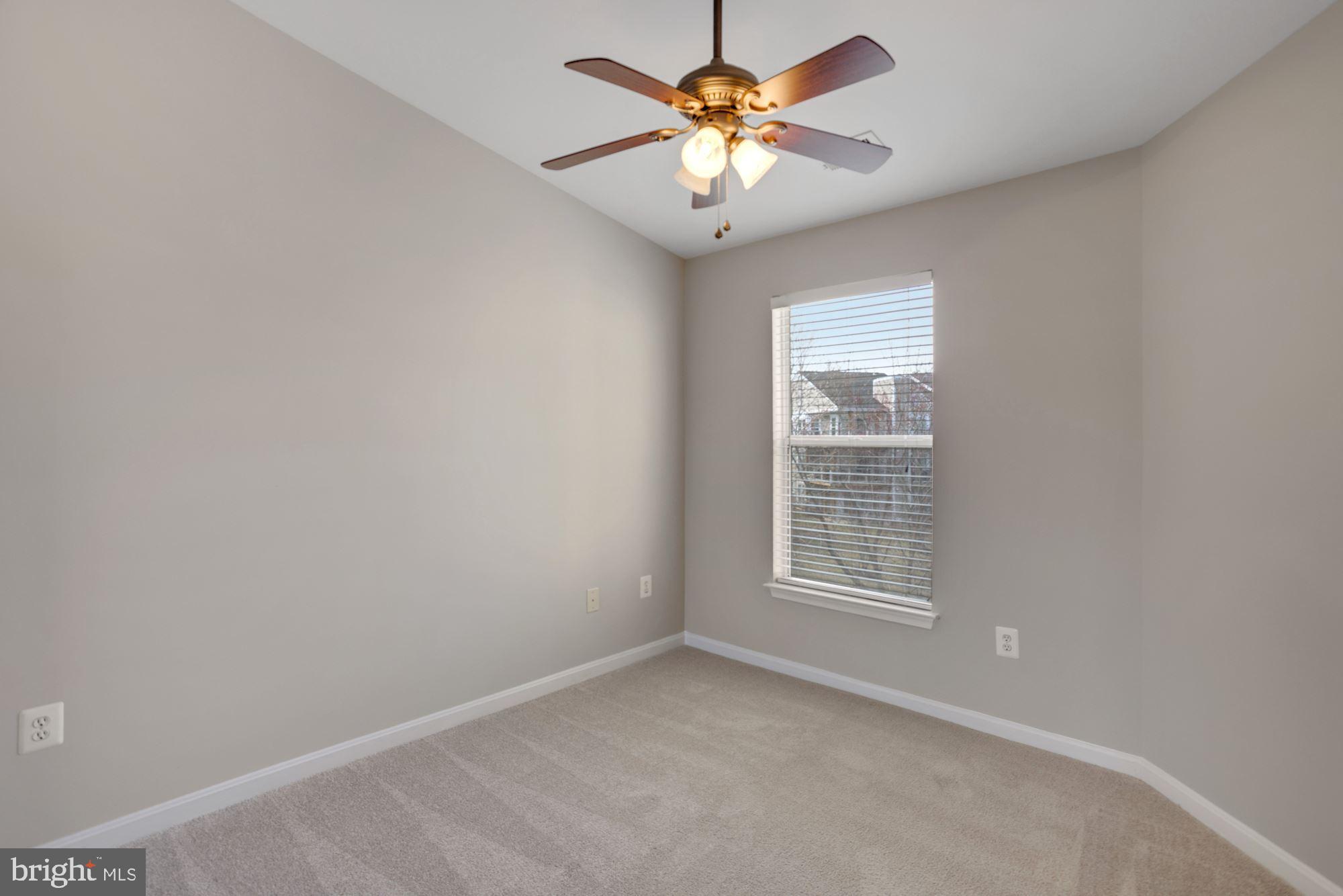LAKESHORE CONDO - Residential