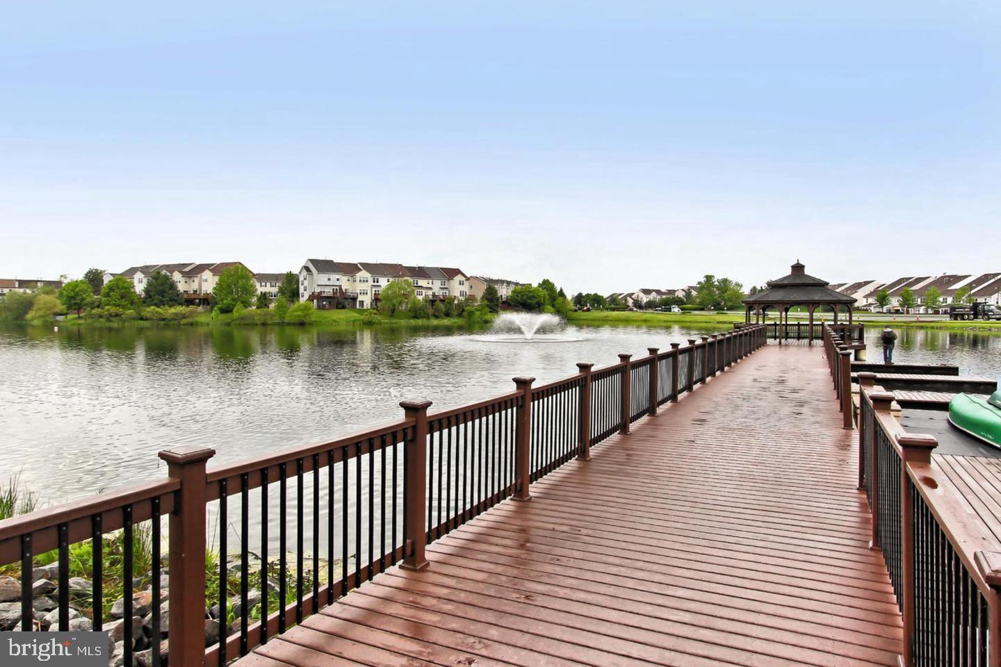 LAKESHORE CONDO - Residential
