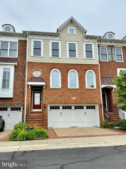 504 HOLLINGSWORTH TERRACE HERNDON VA 20170