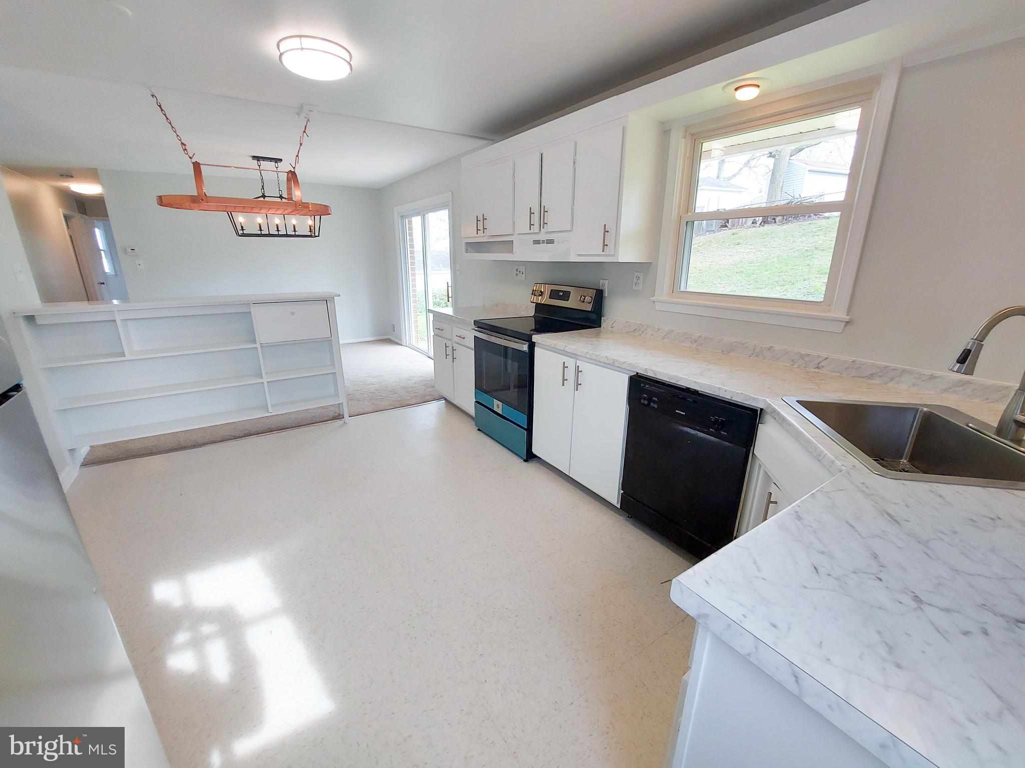 CALVERTON - Residential Lease