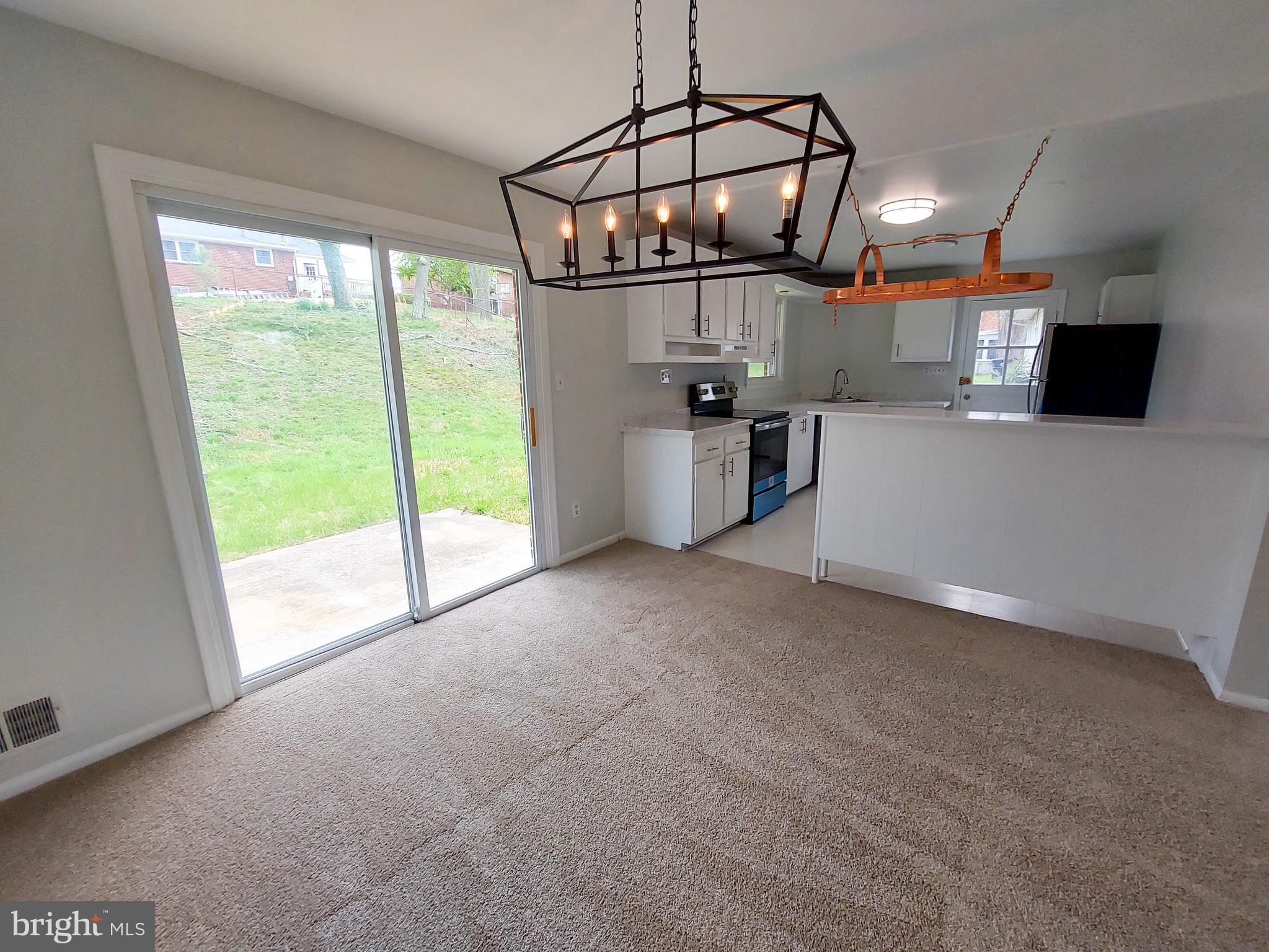 CALVERTON - Residential Lease