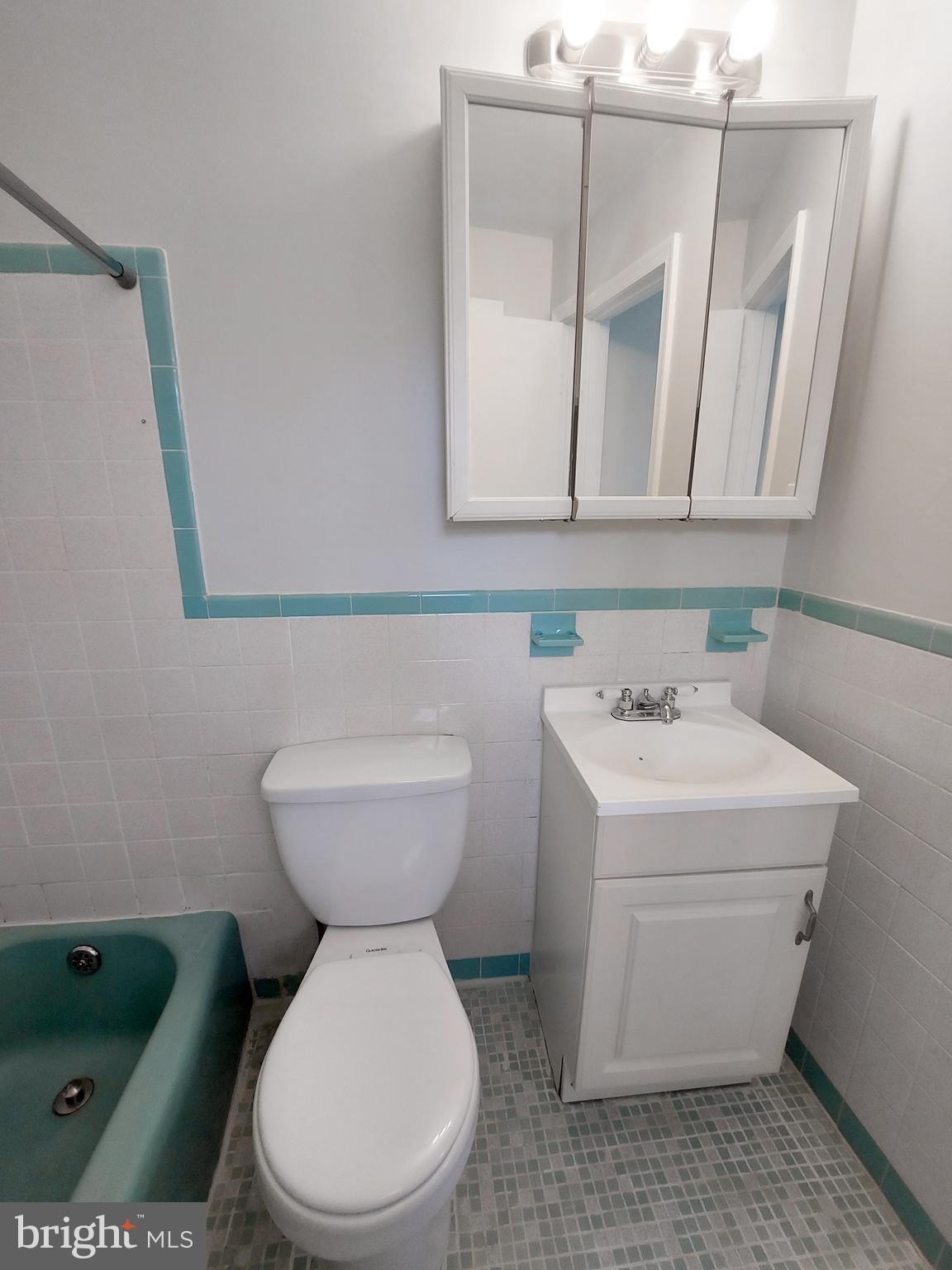 CALVERTON - Residential Lease