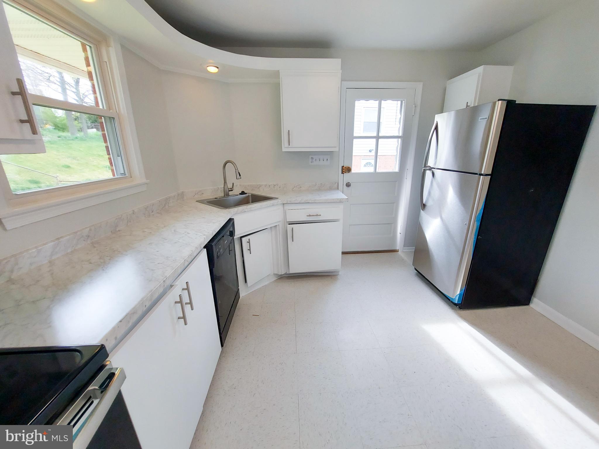 CALVERTON - Residential Lease