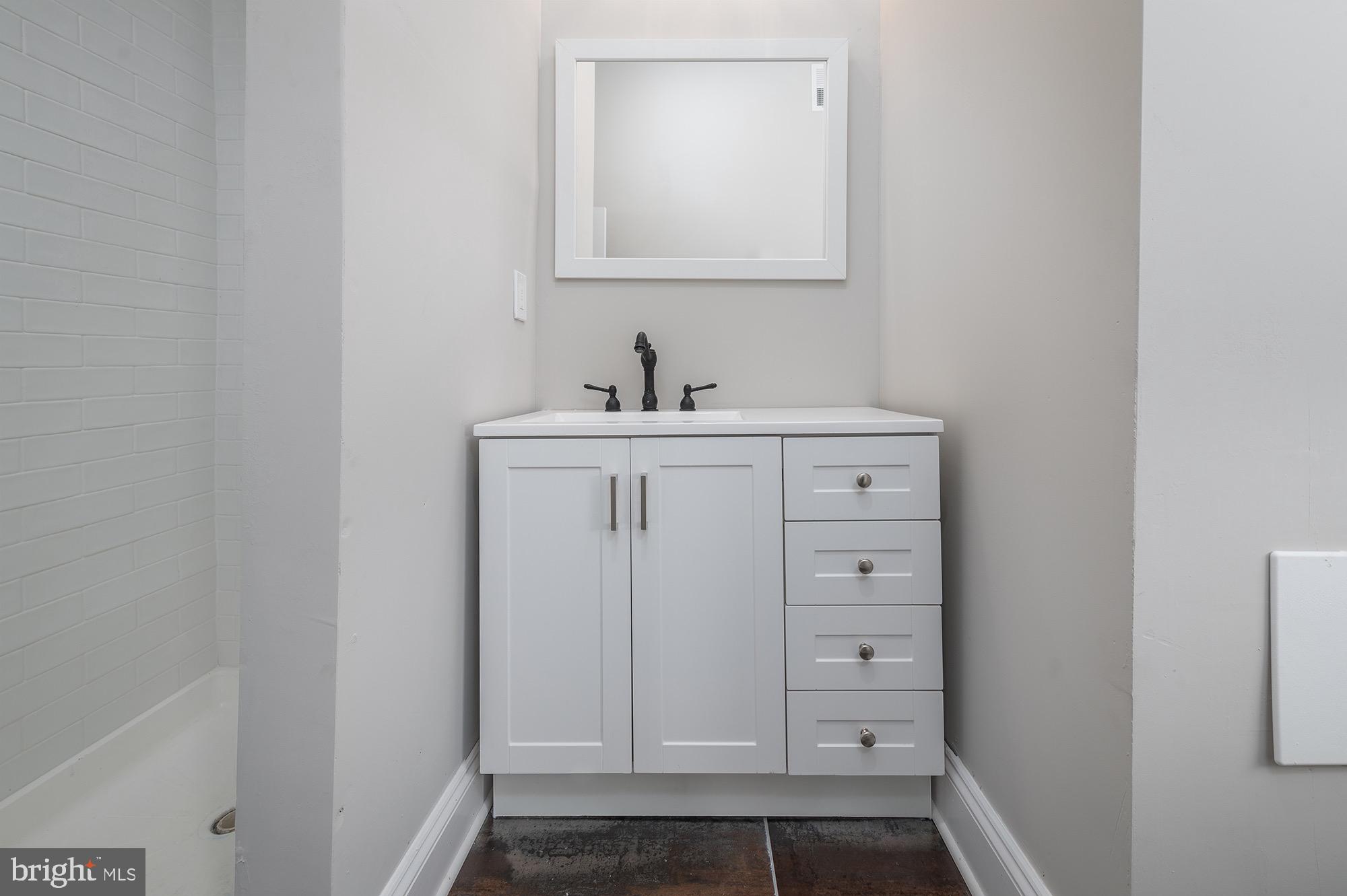 BOLTON HILL HISTORIC DISTRICT - Residential Lease