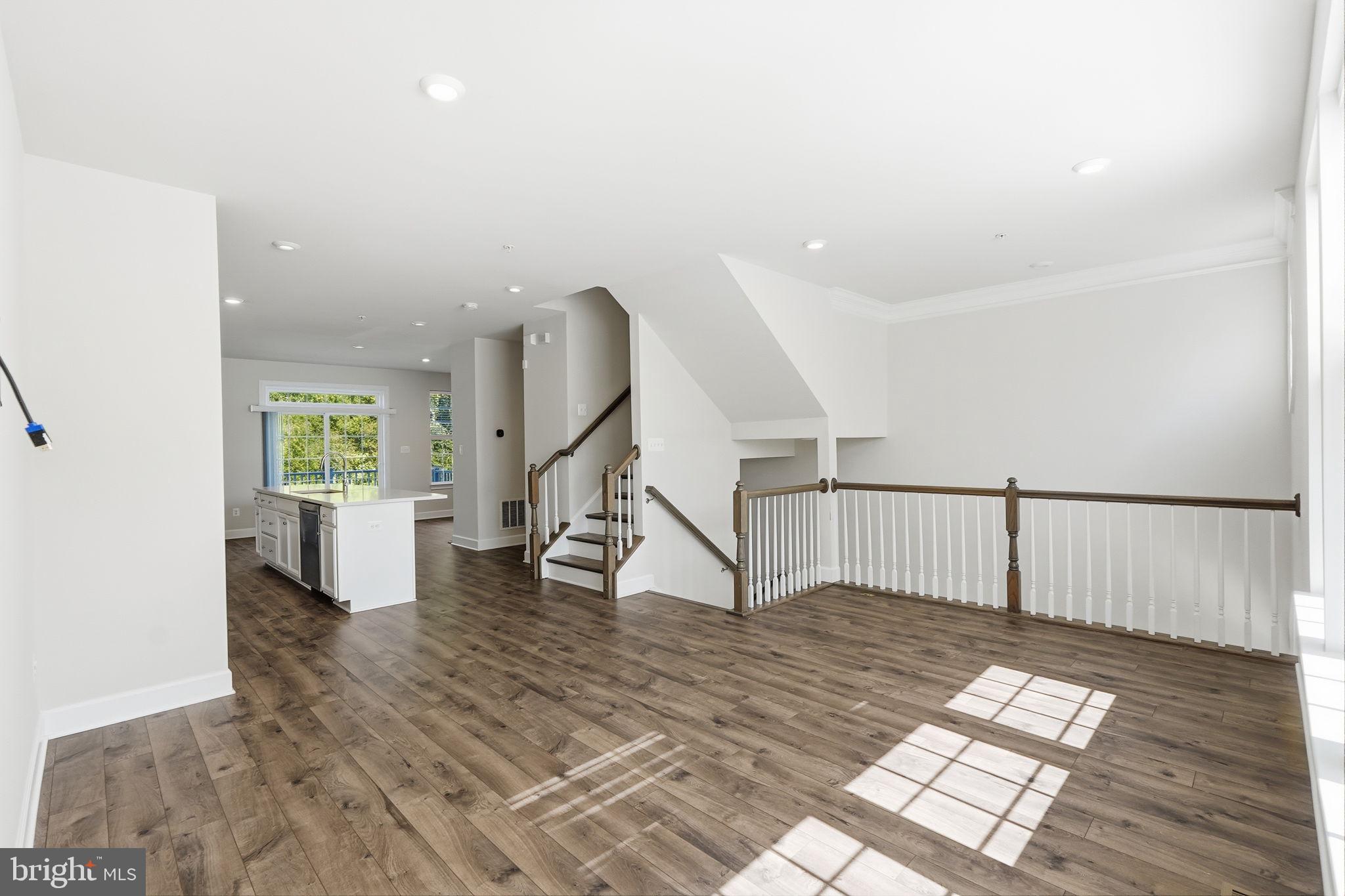 2715 GOLDEN GATE PLACE