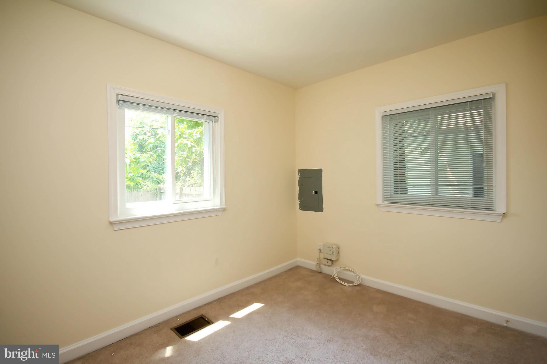 ASHTON HEIGHTS - Residential Lease