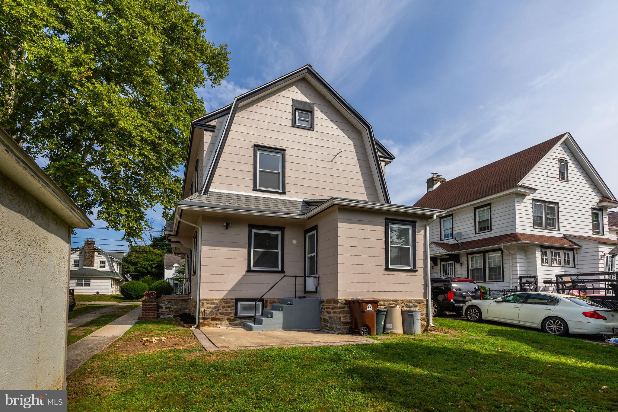 122 E PLUMSTEAD AVENUE
