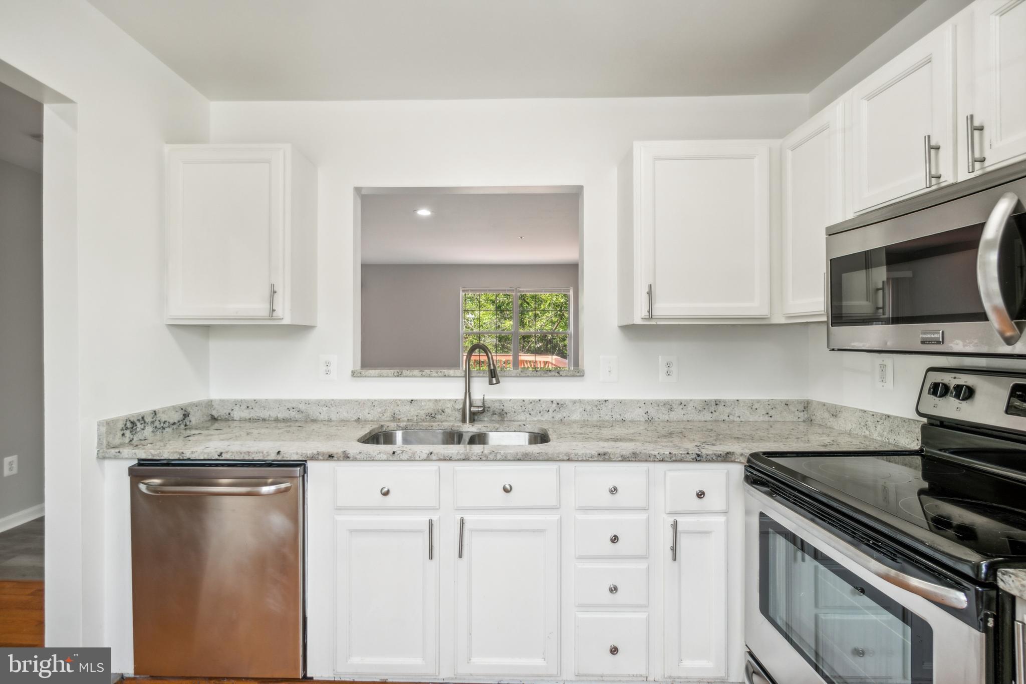 KINGS GRANT - Residential