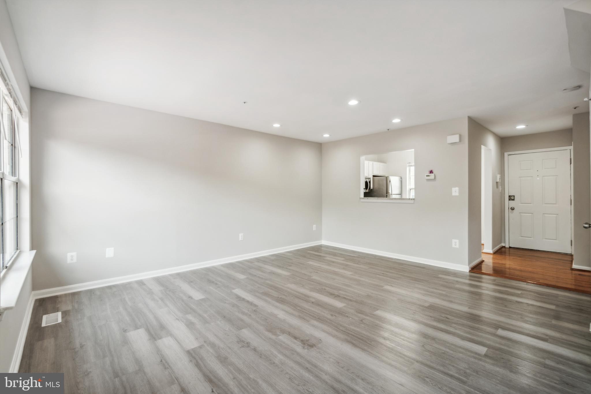 KINGS GRANT - Residential