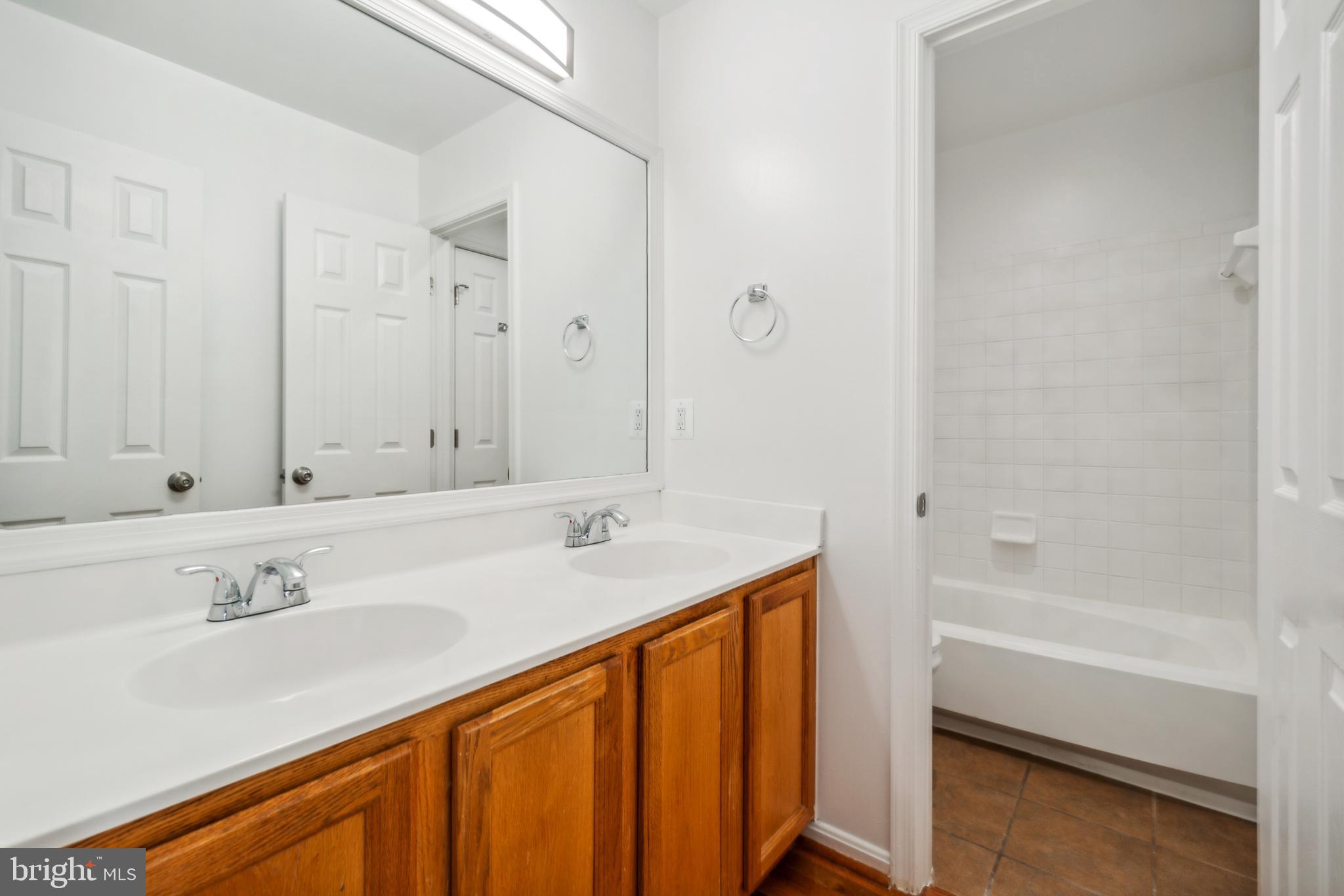 KINGS GRANT - Residential