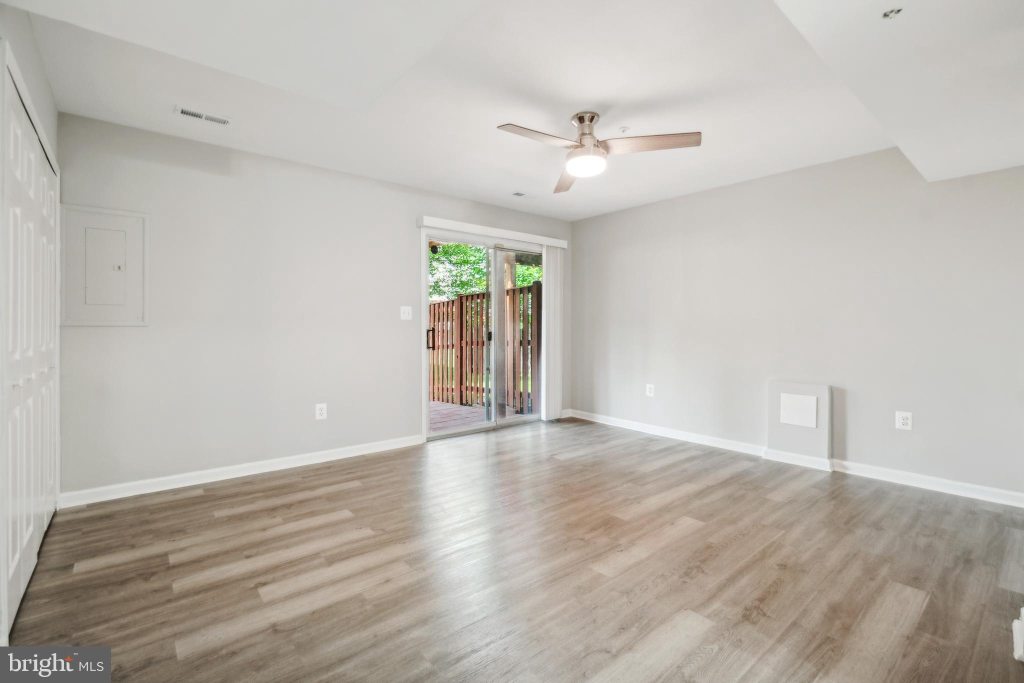 KINGS GRANT - Residential